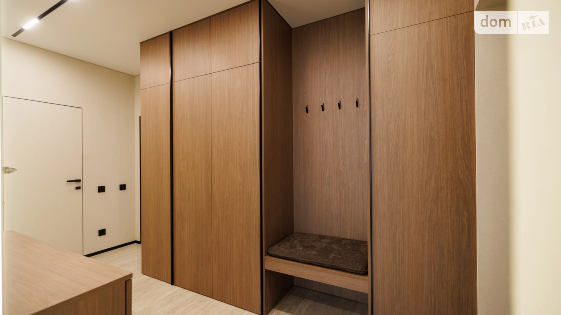 Продается 2-комнатная квартира 70.3 кв. м в Ивано-Франковске, ул. Гетьмана Ивана Мазепы - фото 4