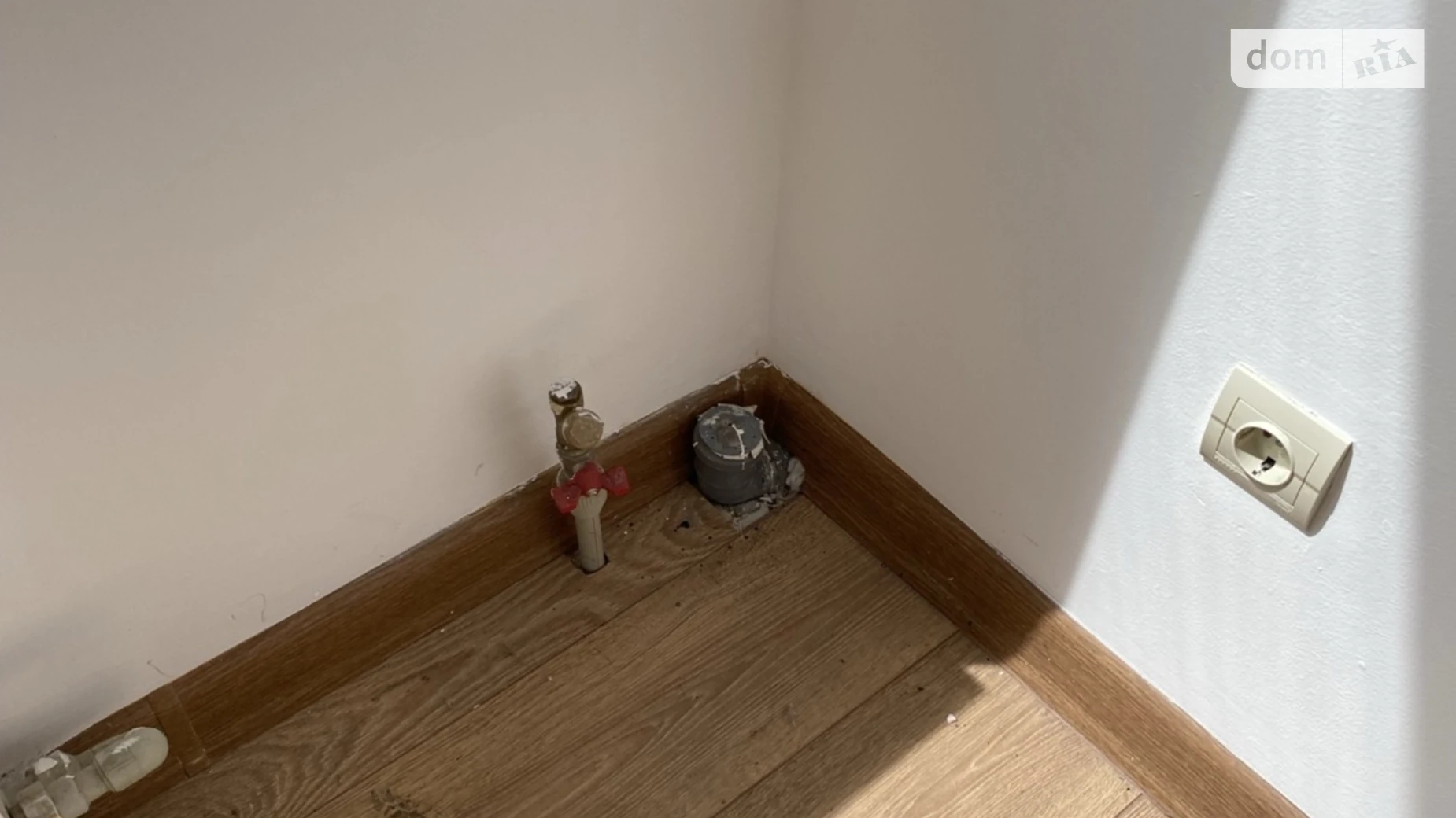 Продается офис 28 кв. м в бизнес-центре, цена: 23000 $ - фото 3