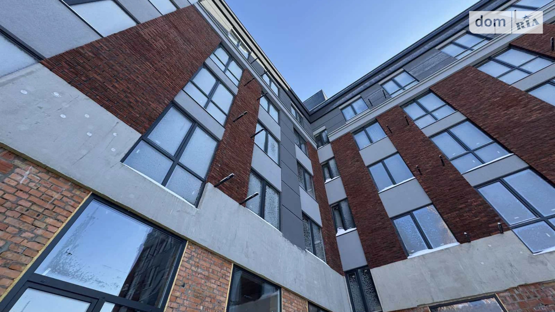 Продается 2-комнатная квартира 62.7 кв. м в Ирпене, ул. Соборная(ІІІ Интернационала), 33 - фото 2