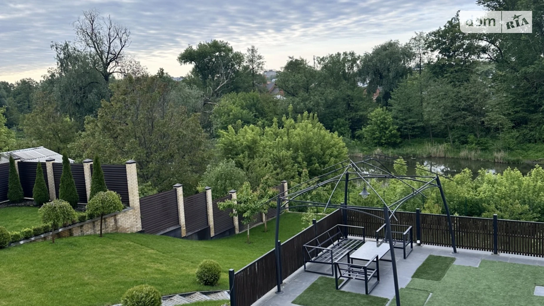 Продается дом на 3 этажа 265.2 кв. м с участком, цена: 280000 $ - фото 3