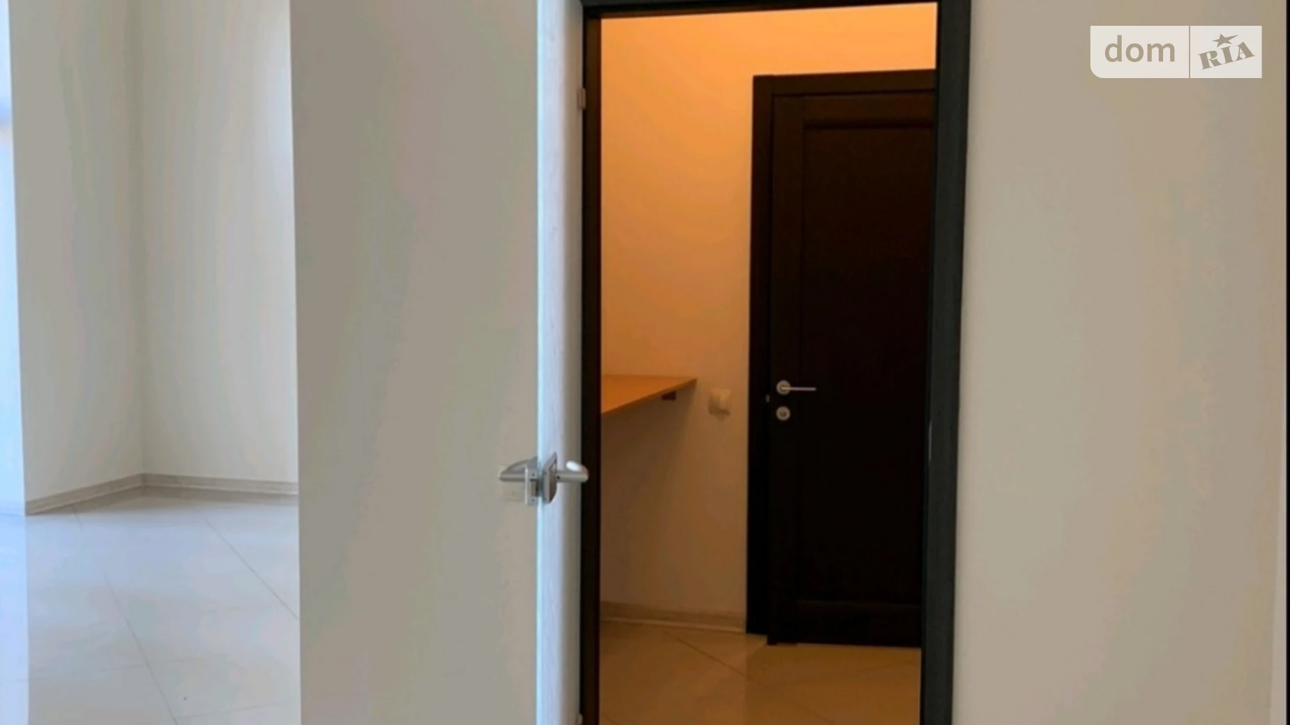 Сдается в аренду офис 51 кв. м в бизнес-центре, цена: 500 $ - фото 4