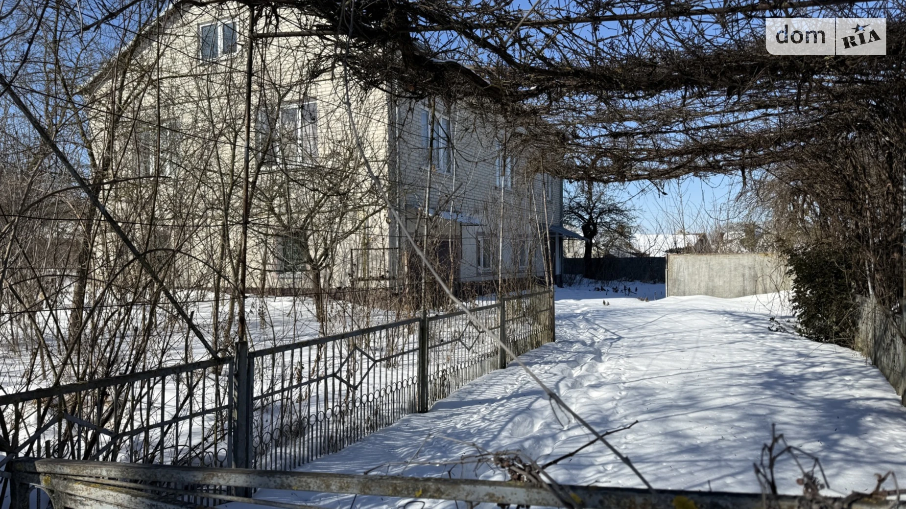 Продается дом на 2 этажа 150 кв. м с садом, цена: 73500 $ - фото 4
