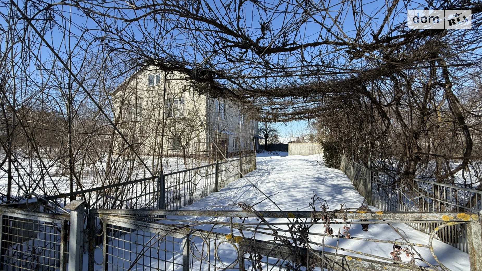 Продается дом на 2 этажа 150 кв. м с садом, цена: 73500 $ - фото 5