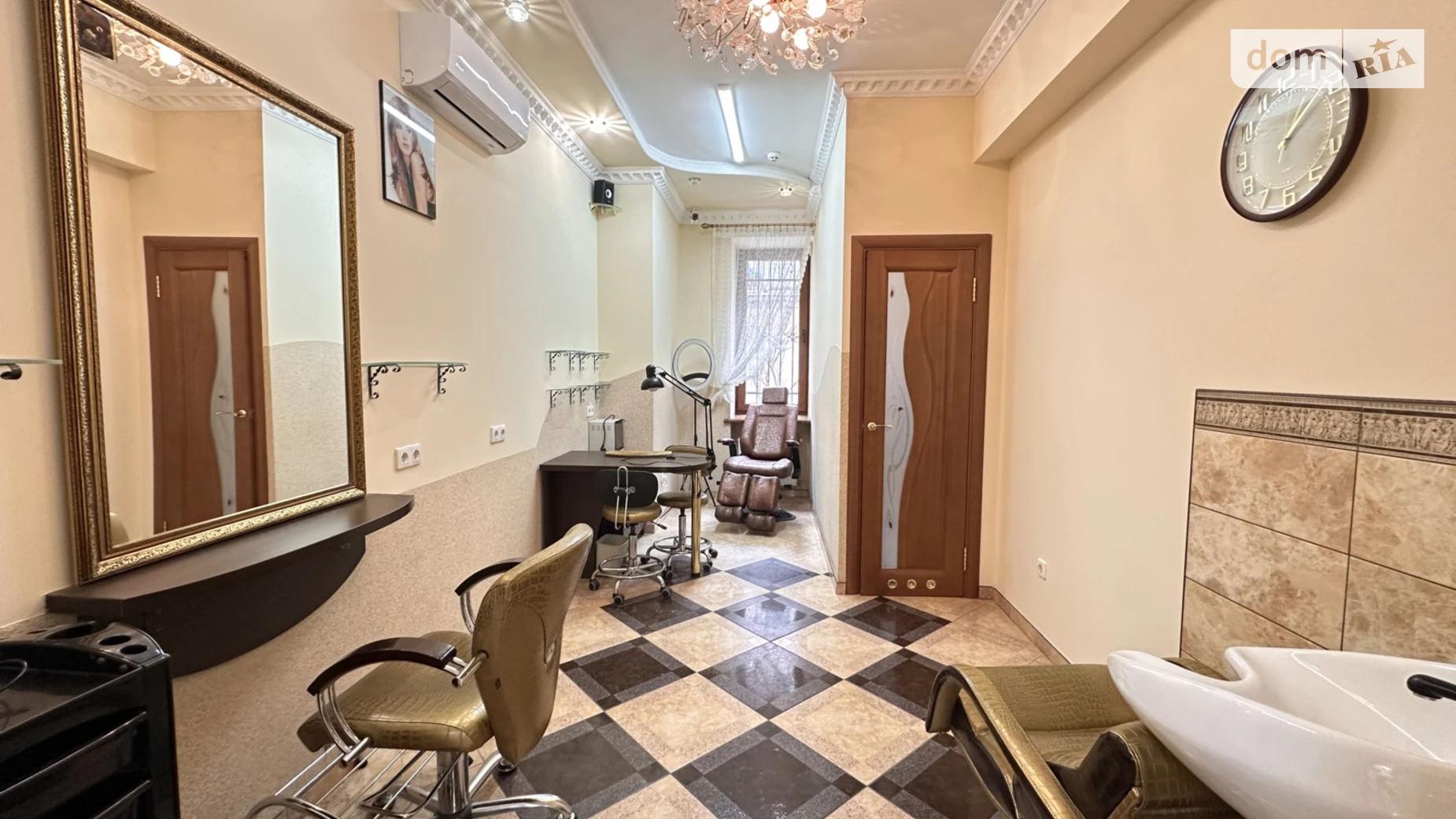 Продается помещения свободного назначения 41 кв. м в 3-этажном здании, цена: 105000 $ - фото 4