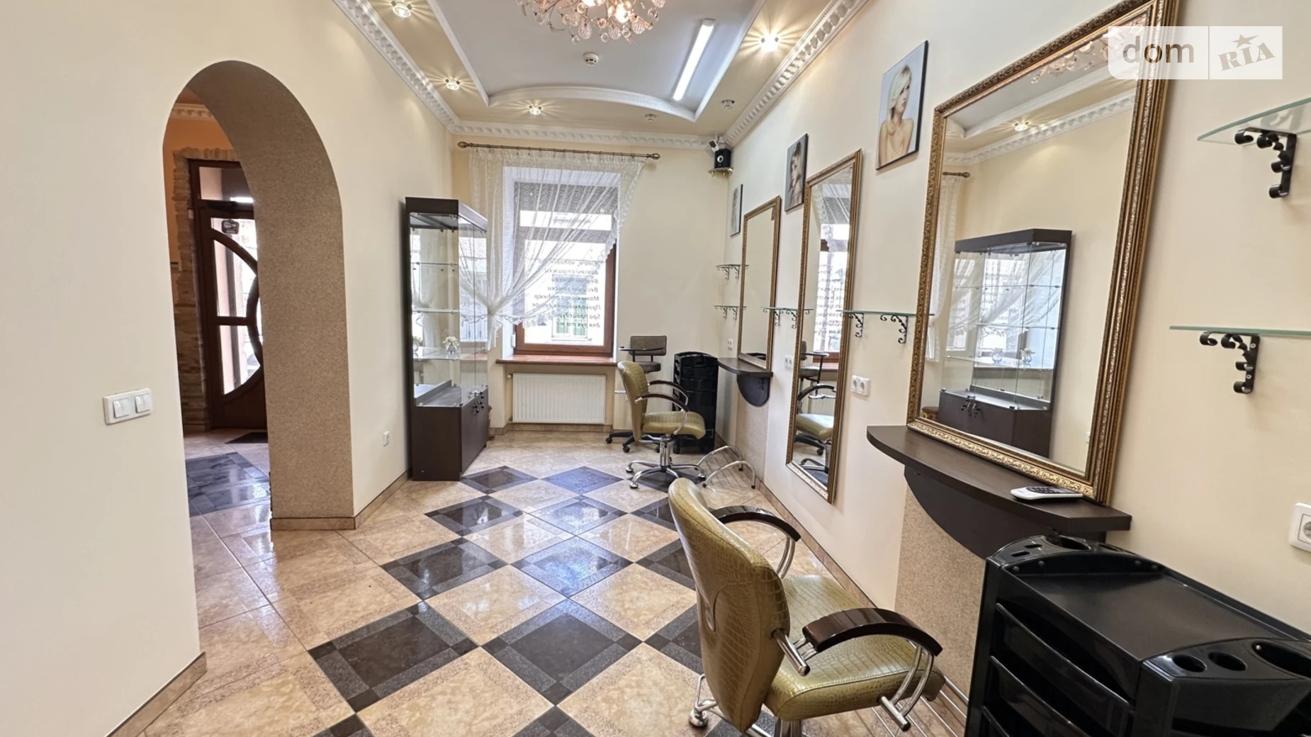 Продается помещения свободного назначения 41 кв. м в 3-этажном здании, цена: 105000 $ - фото 2