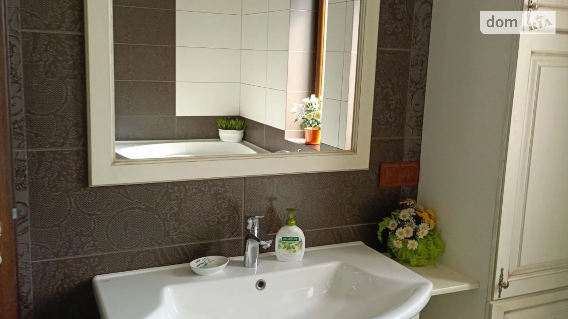 Продается дом на 3 этажа 289.4 кв. м с балконом, цена: 679000 $ - фото 2