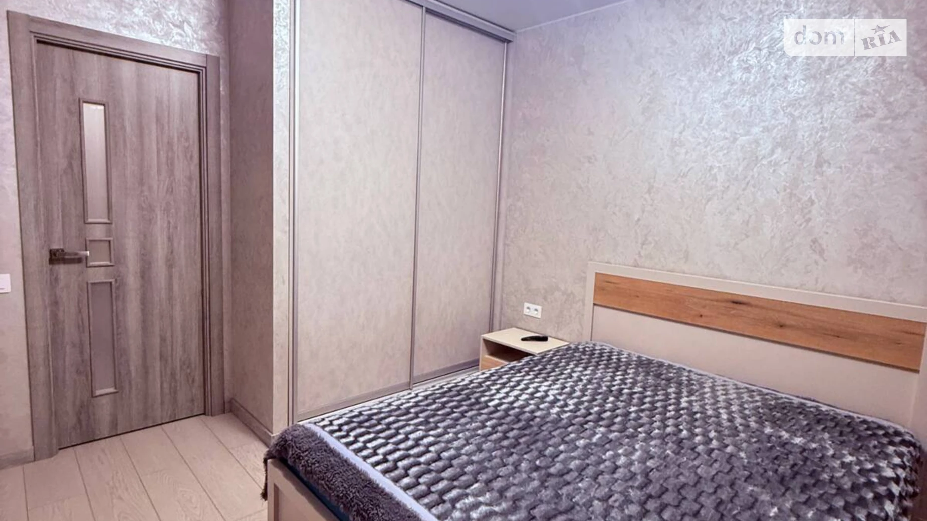 Продается 1-комнатная квартира 36.6 кв. м в Ирпене, ул. Университетская(Карла Маркса), 3/8 - фото 2