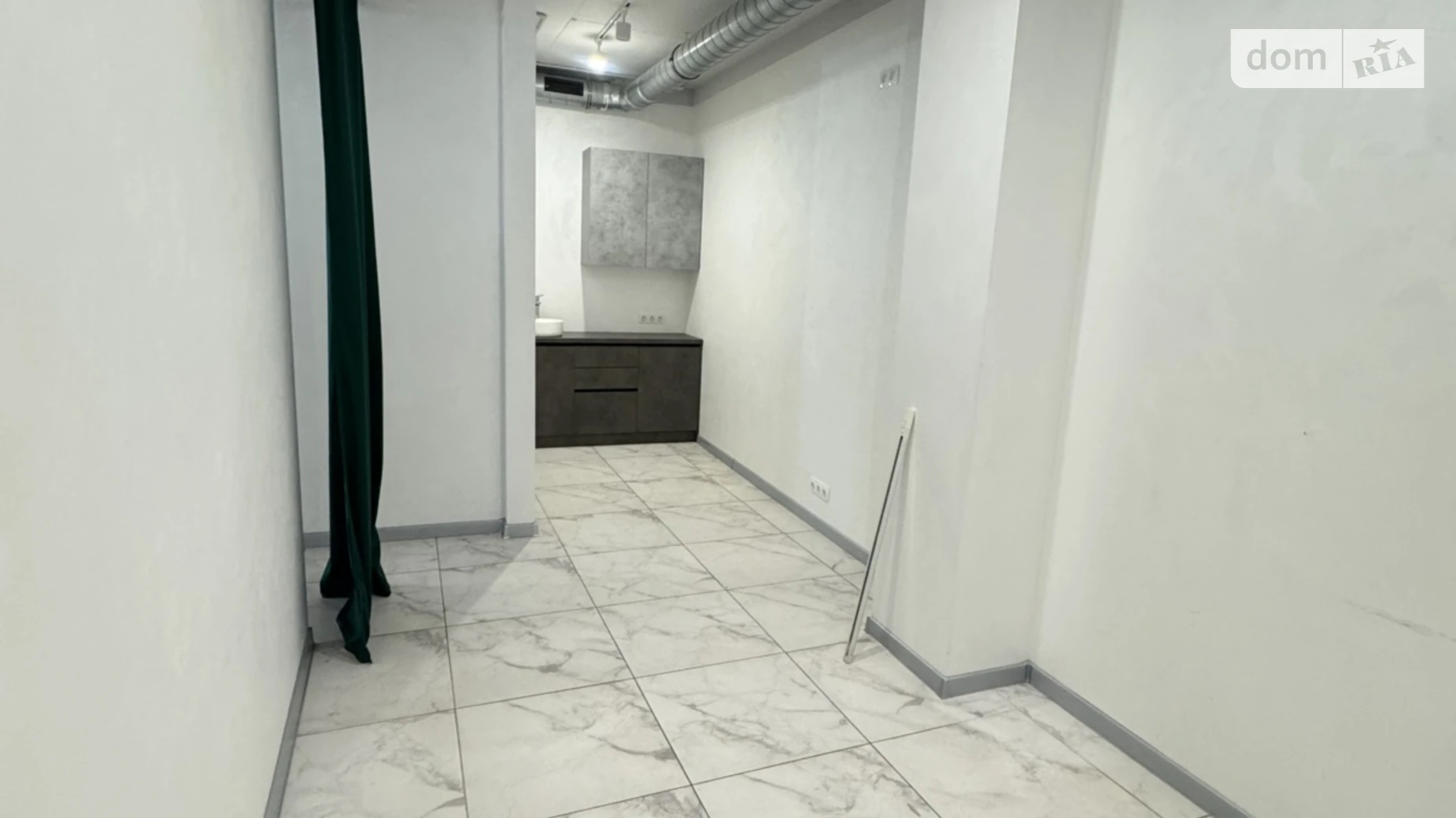 Продается офис 64.5 кв. м в бизнес-центре, цена: 125000 $ - фото 2