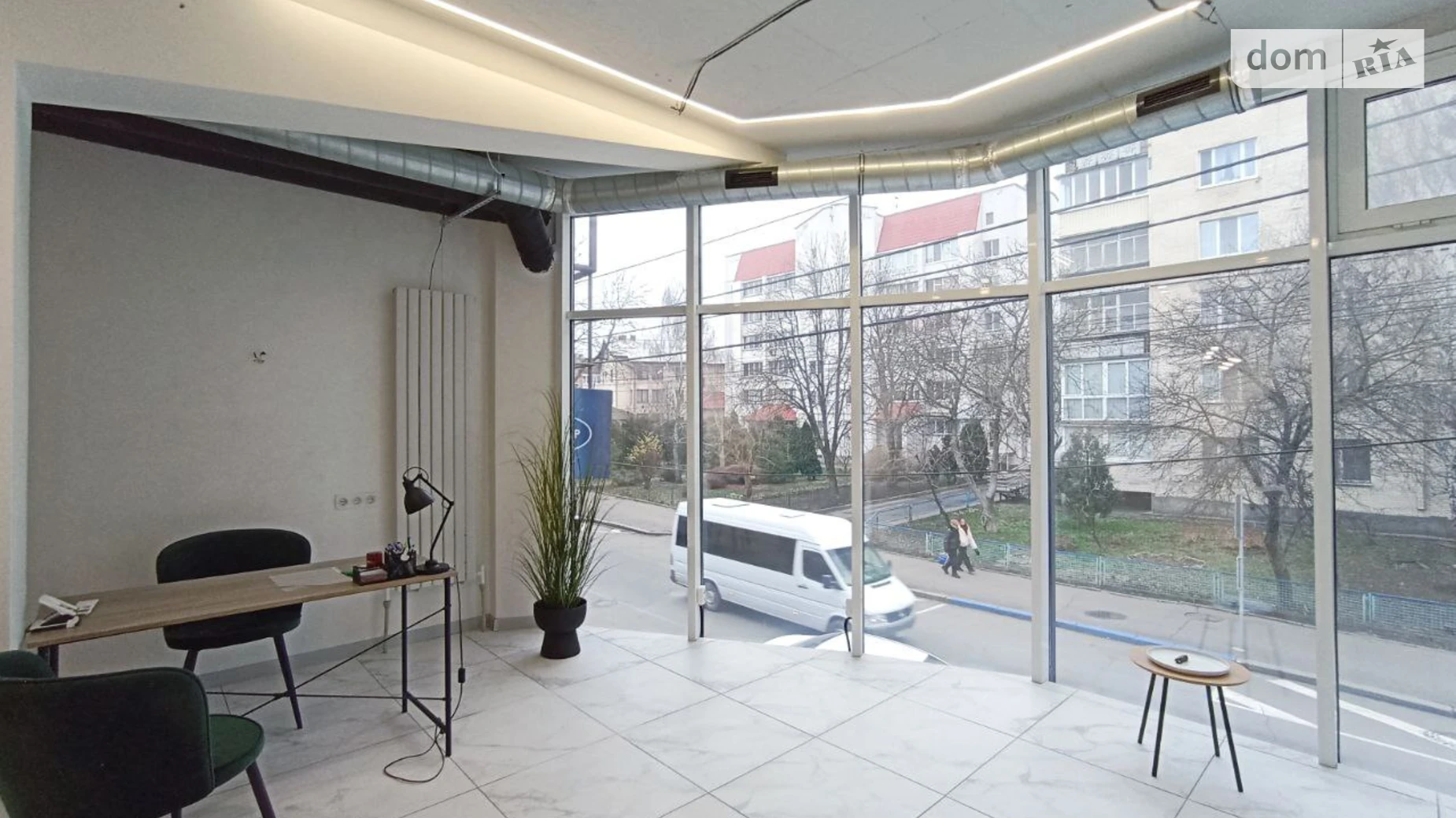 Продается офис 64.5 кв. м в бизнес-центре, цена: 125000 $ - фото 2