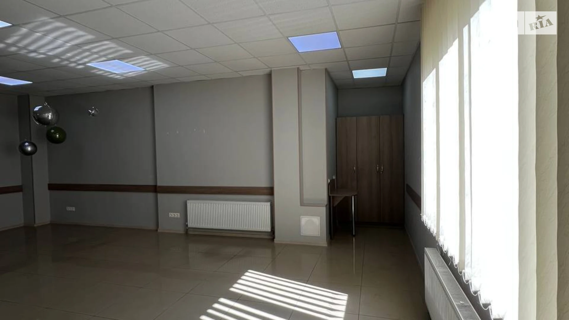 Сдается в аренду офис 49 кв. м в бизнес-центре, цена: 15000 грн - фото 2