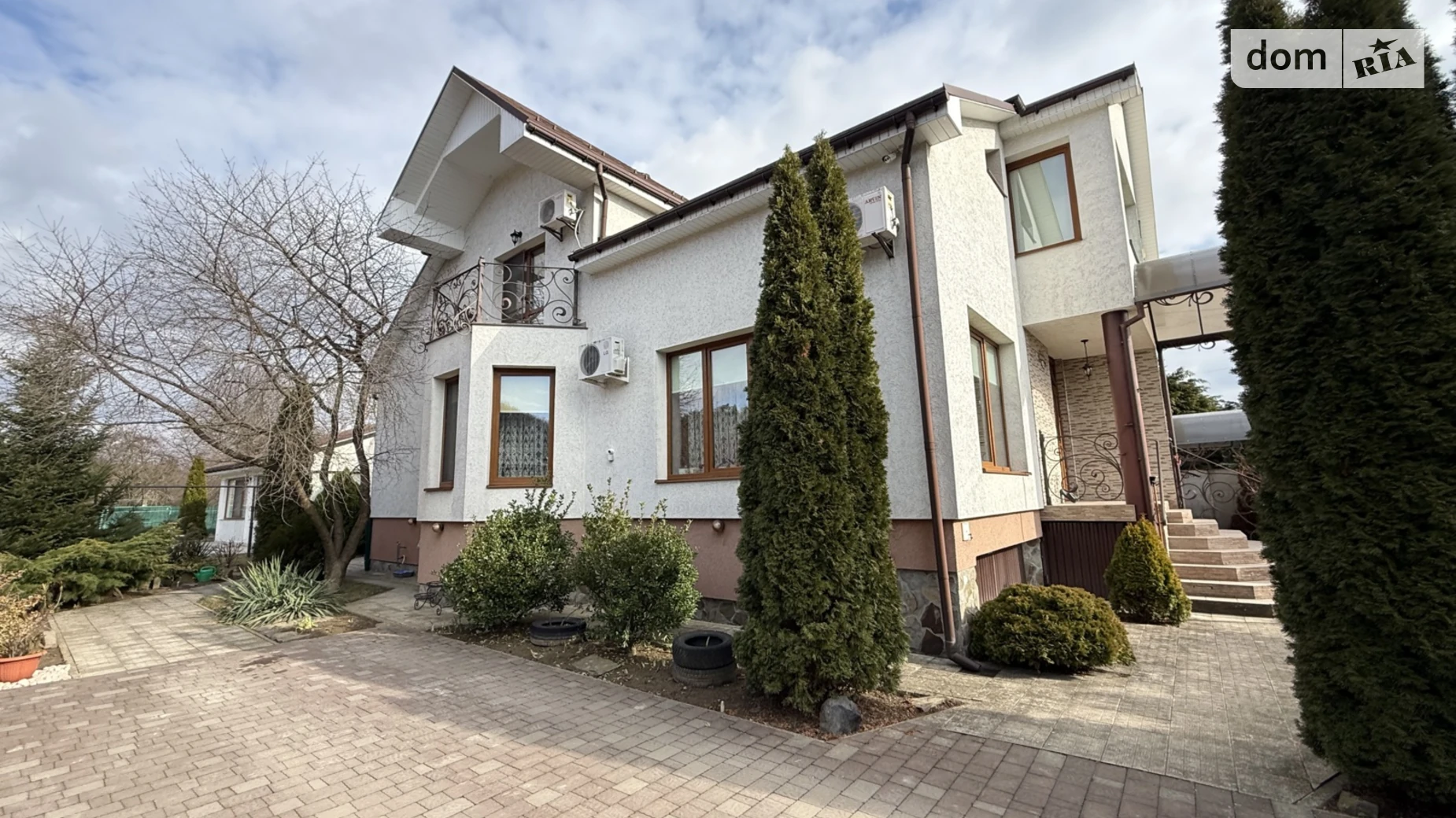Продается дом на 2 этажа 301 кв. м с гаражом, цена: 425000 $ - фото 2