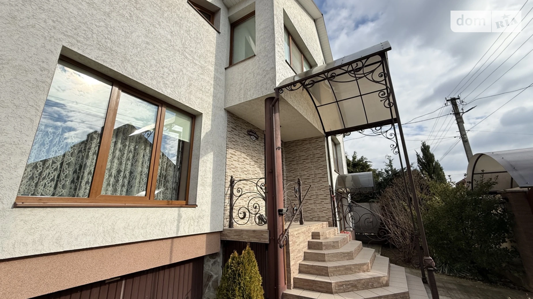 Продается дом на 2 этажа 301 кв. м с гаражом, цена: 425000 $ - фото 3