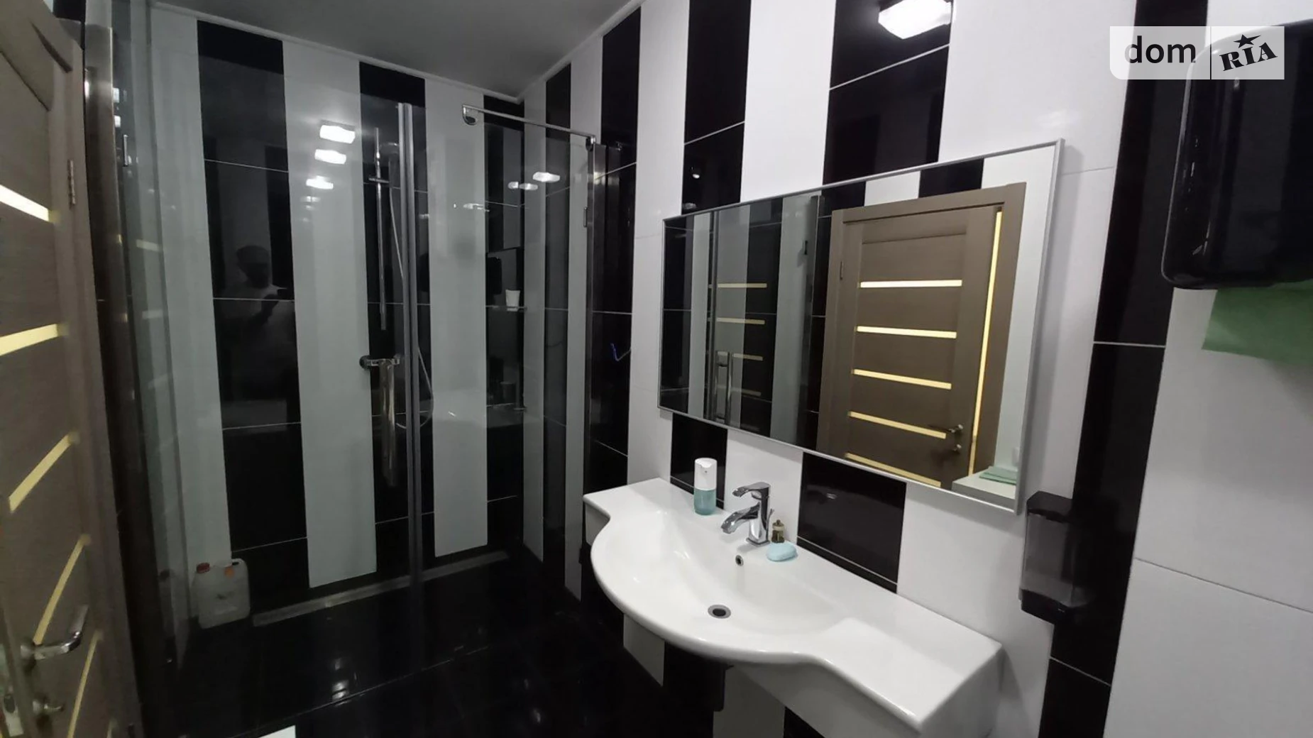 Сдается в аренду офис 180 кв. м в бизнес-центре, цена: 3600 $ - фото 3
