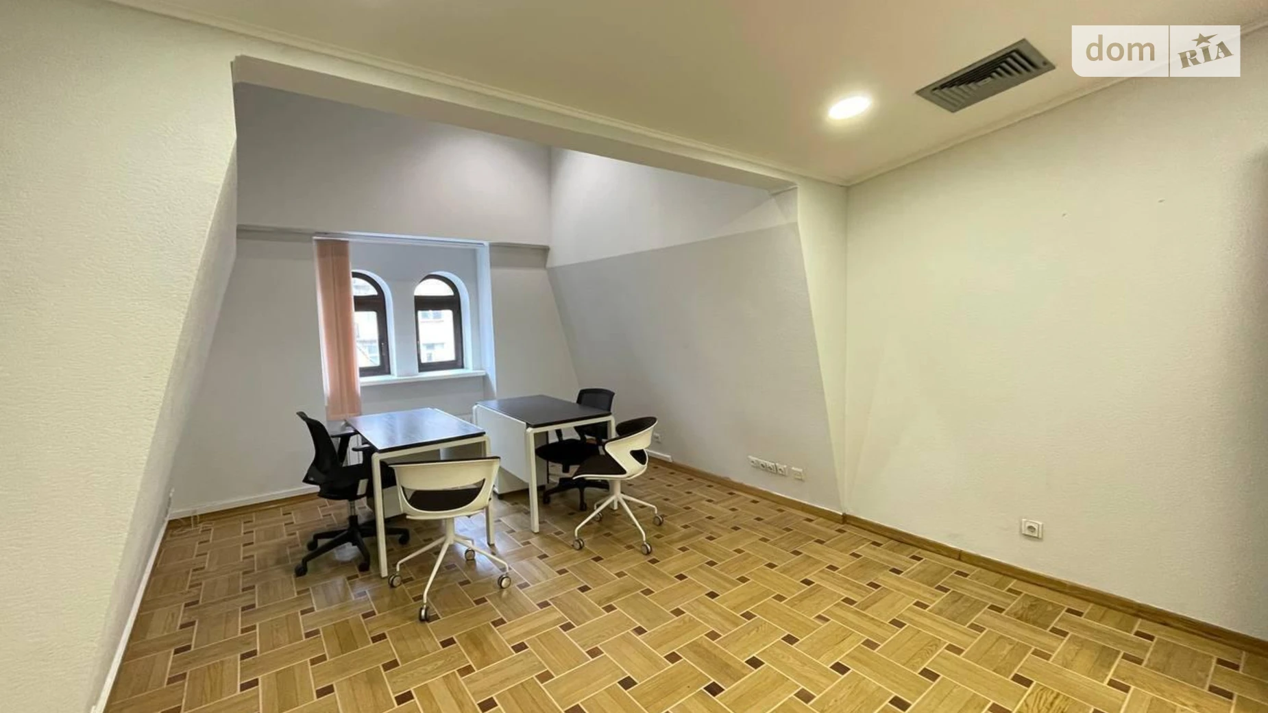 Здається в оренду офіс 125 кв. м в бізнес-центрі, цена: 1875 $ - фото 2
