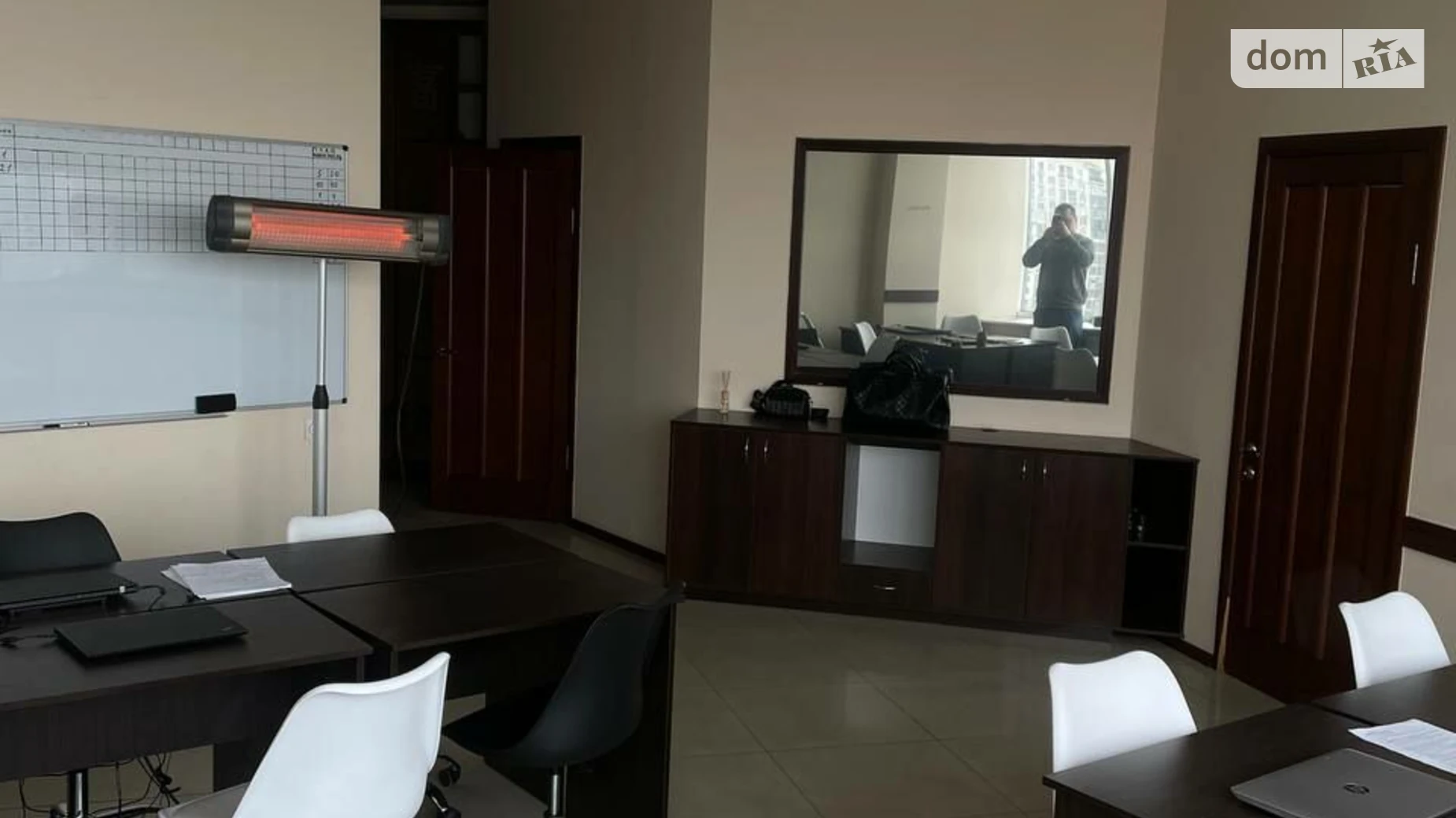 Сдается в аренду офис 70 кв. м в бизнес-центре, цена: 17000 грн - фото 4