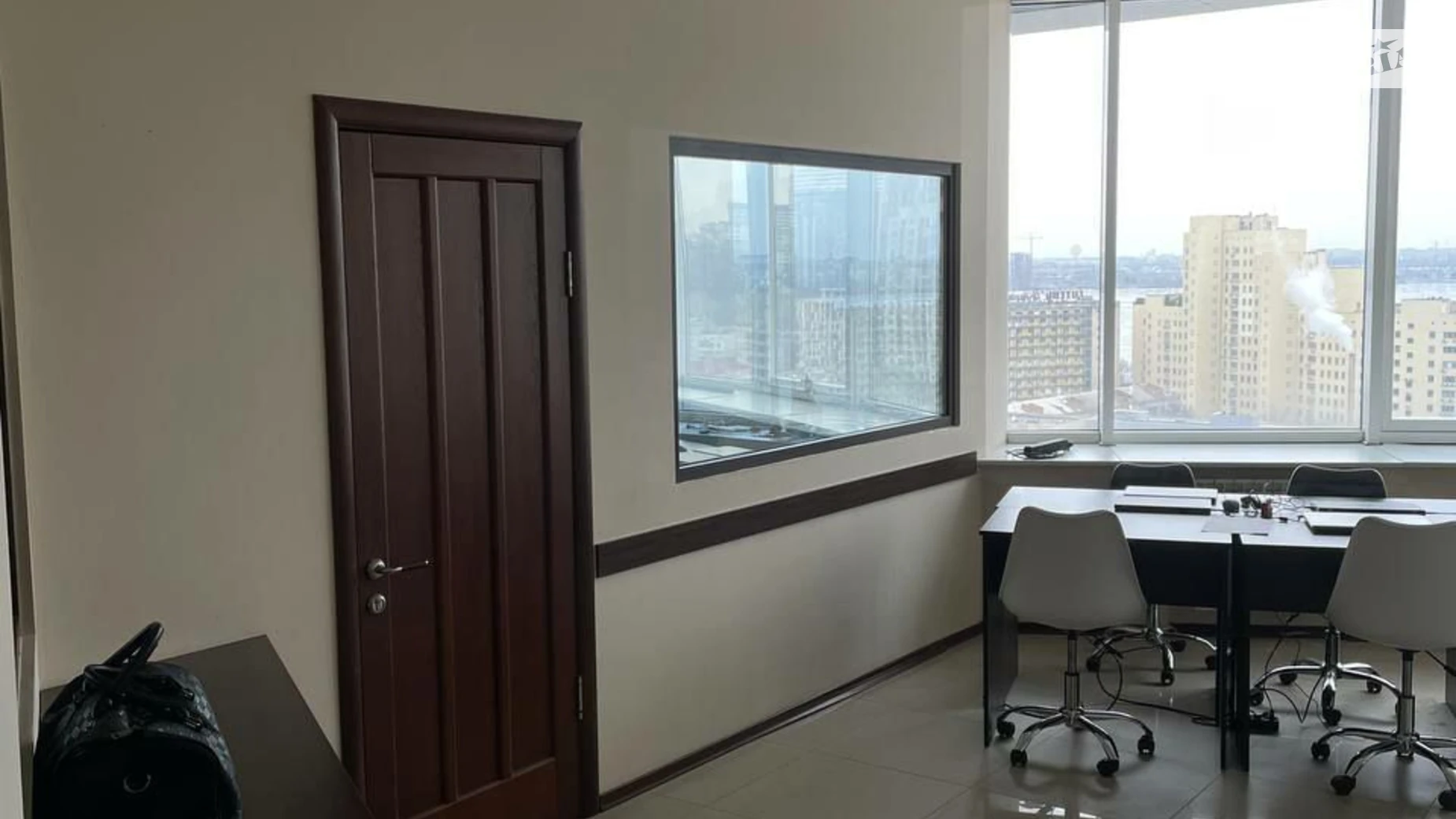 Сдается в аренду офис 70 кв. м в бизнес-центре, цена: 17000 грн - фото 3