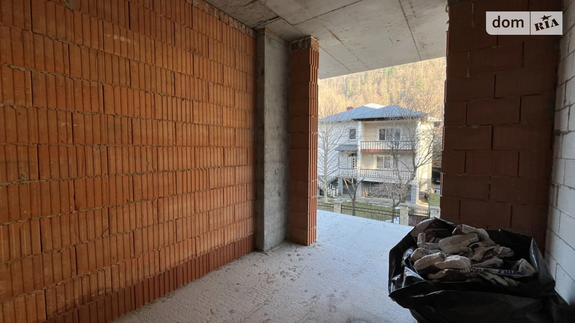 Продается 2-комнатная квартира 54.3 кв. м в Яремче, ул. Свободы, 309А - фото 3