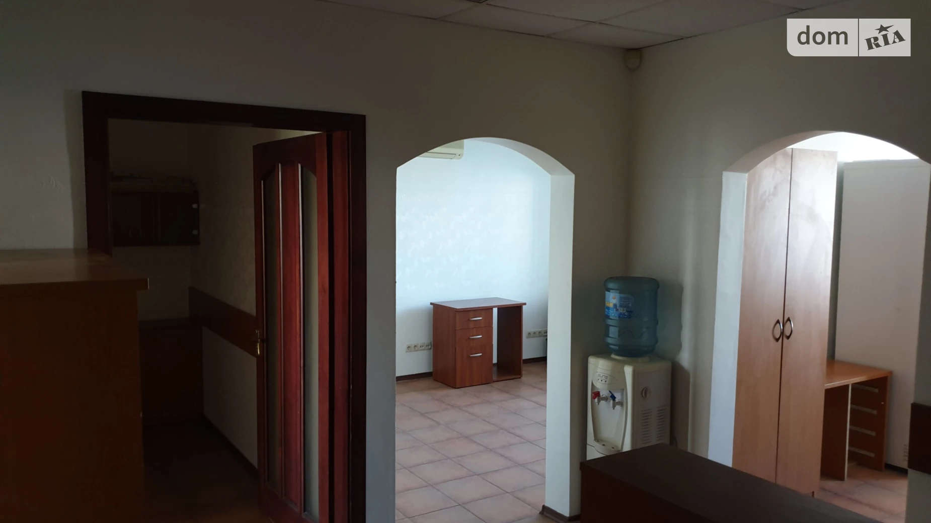 Сдается в аренду офис 52 кв. м в бизнес-центре, цена: 18000 грн - фото 2