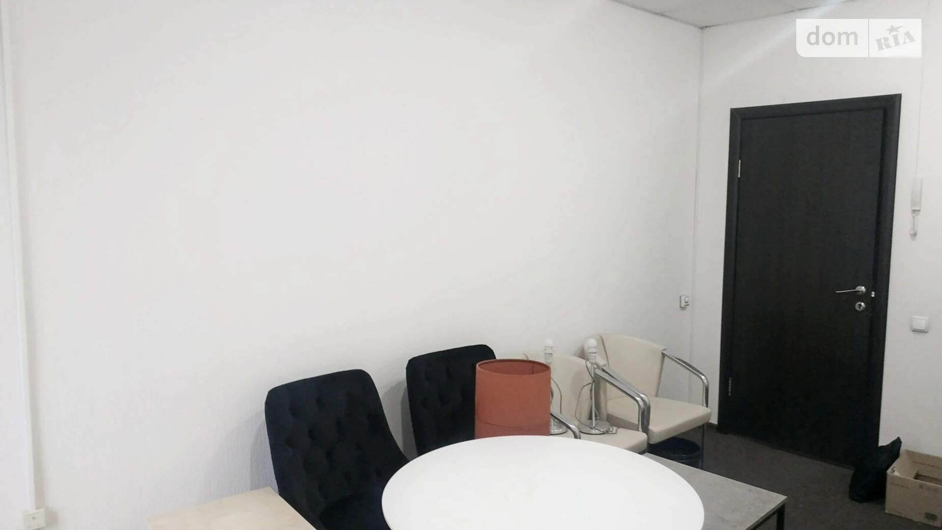 Сдается в аренду офис 18 кв. м в бизнес-центре, цена: 8120 грн - фото 2