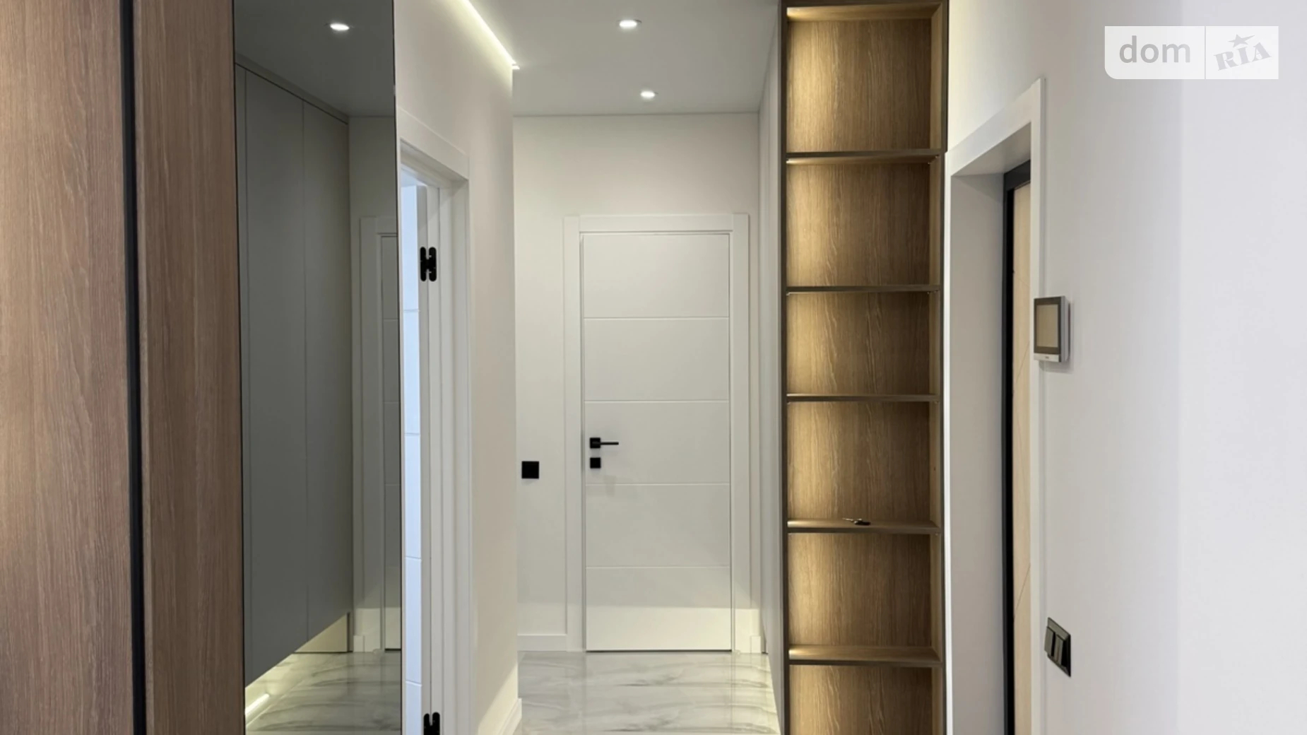 Продается 2-комнатная квартира 62 кв. м в, цена: 152000 $ - фото 3