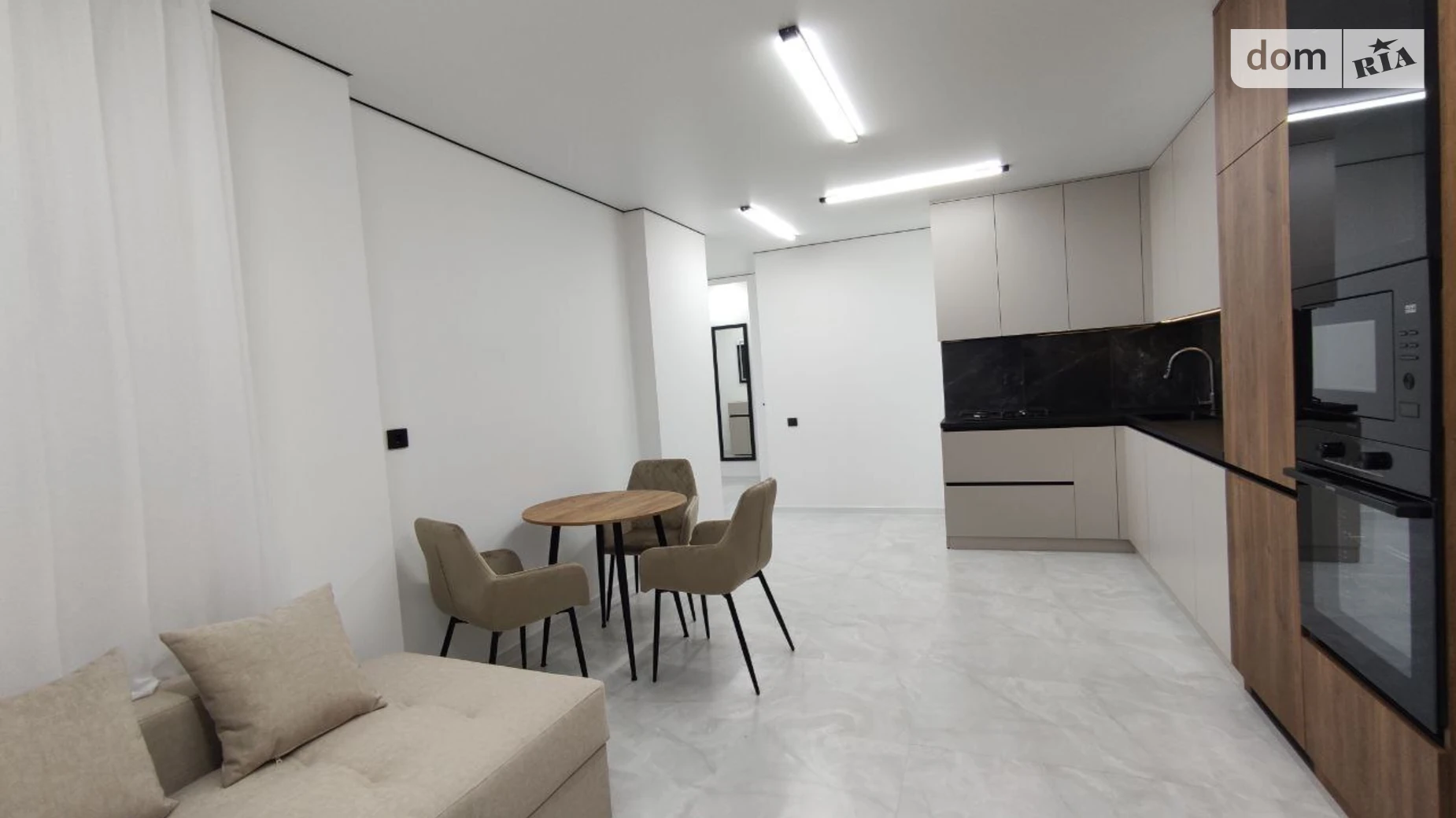 Продается 1-комнатная квартира 51 кв. м в Ивано-Франковске, ул. Флотская, 10Б - фото 2