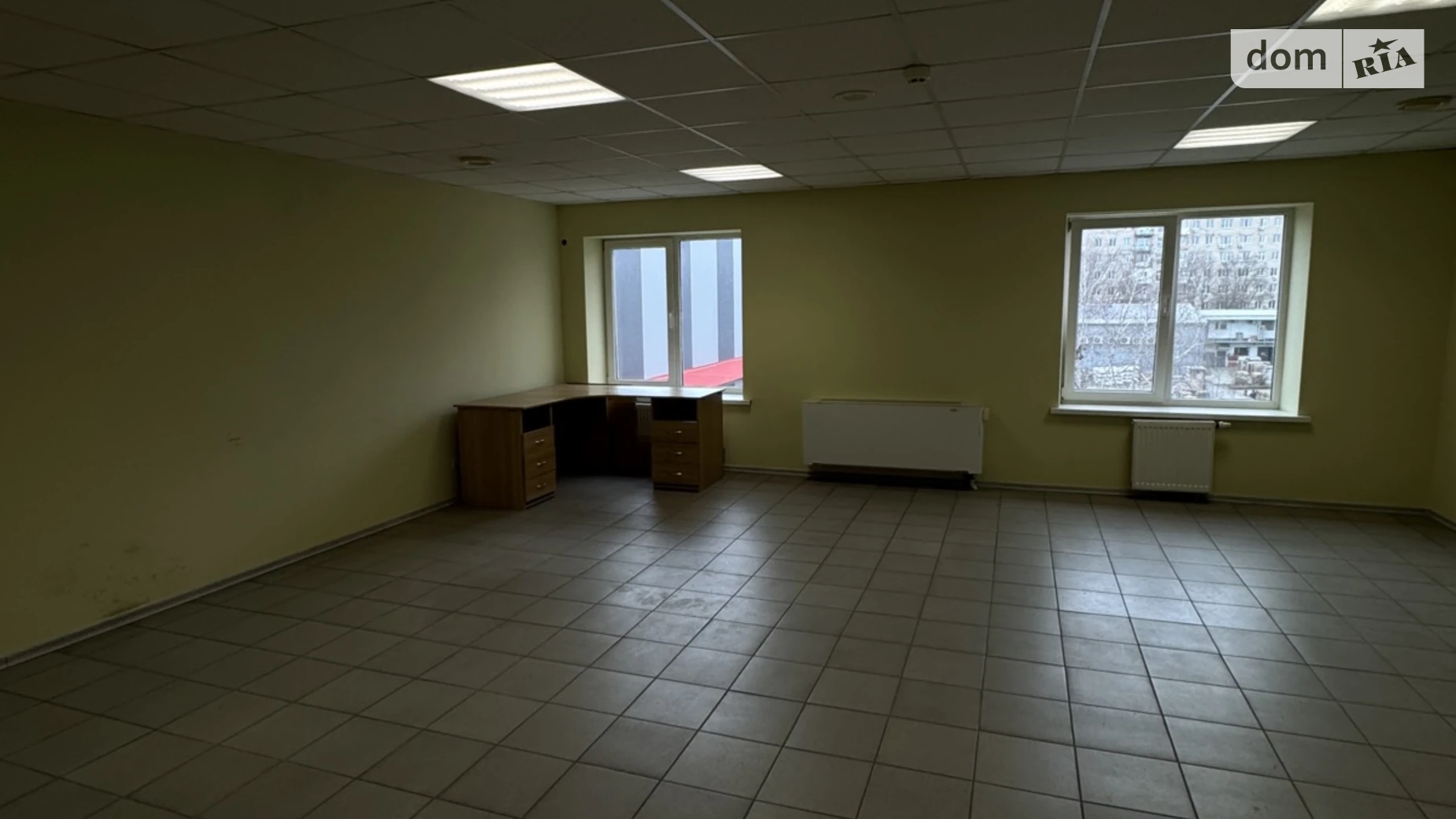 Сдается в аренду офис 48.5 кв. м в бизнес-центре, цена: 16005 грн - фото 2