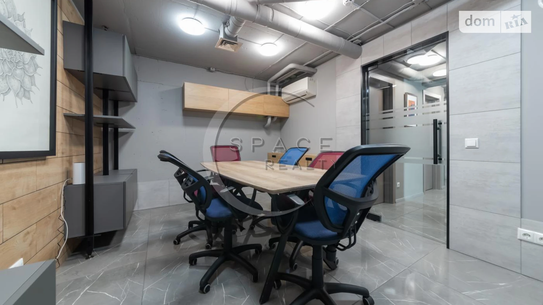 Сдается в аренду офис 165 кв. м в бизнес-центре, цена: 3400 $ - фото 2