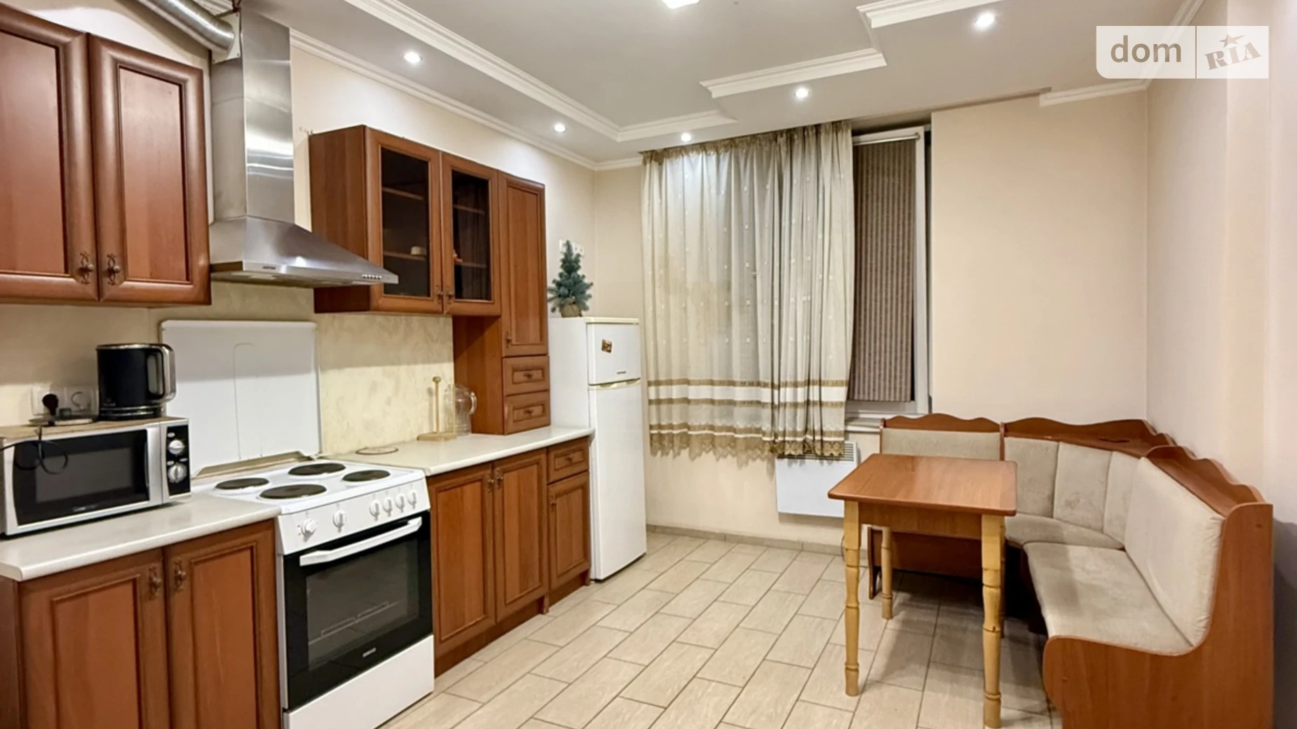 Сдается в аренду 2-комнатная квартира 68 кв. м в Черновцах, ул. Черноморская - фото 2