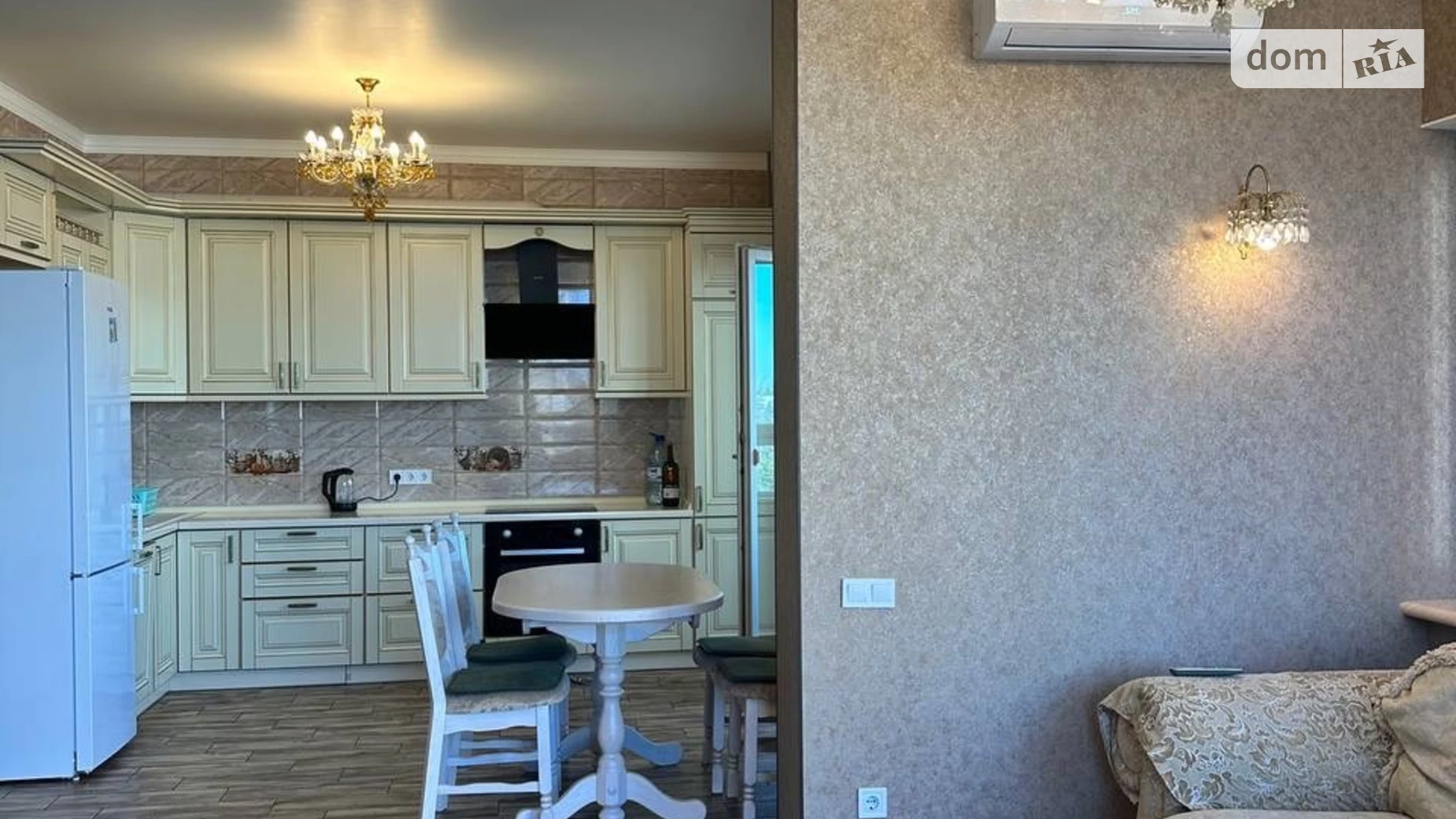 Сдается в аренду 1-комнатная квартира 73.8 кв. м в Одессе, бул. Французский, 9 - фото 2