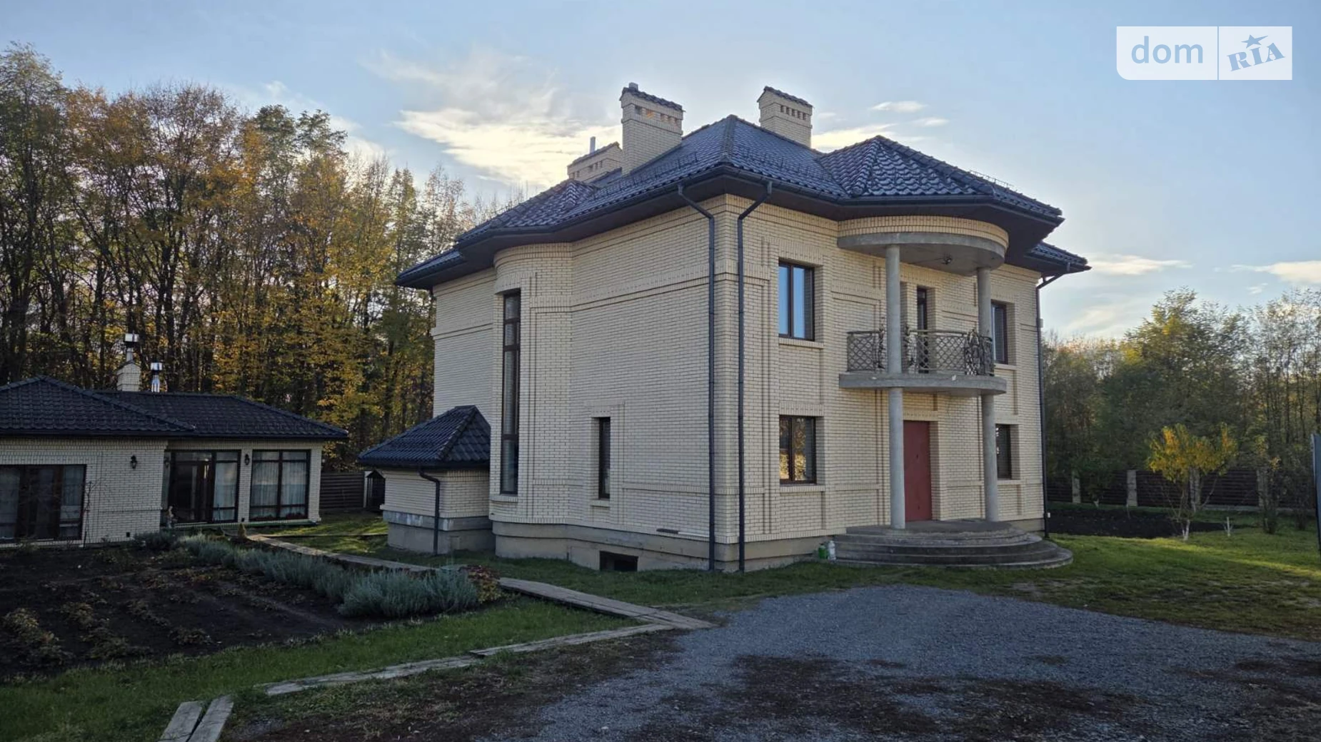 Продается дом на 2 этажа 375 кв. м с гаражом, цена: 470000 $ - фото 2