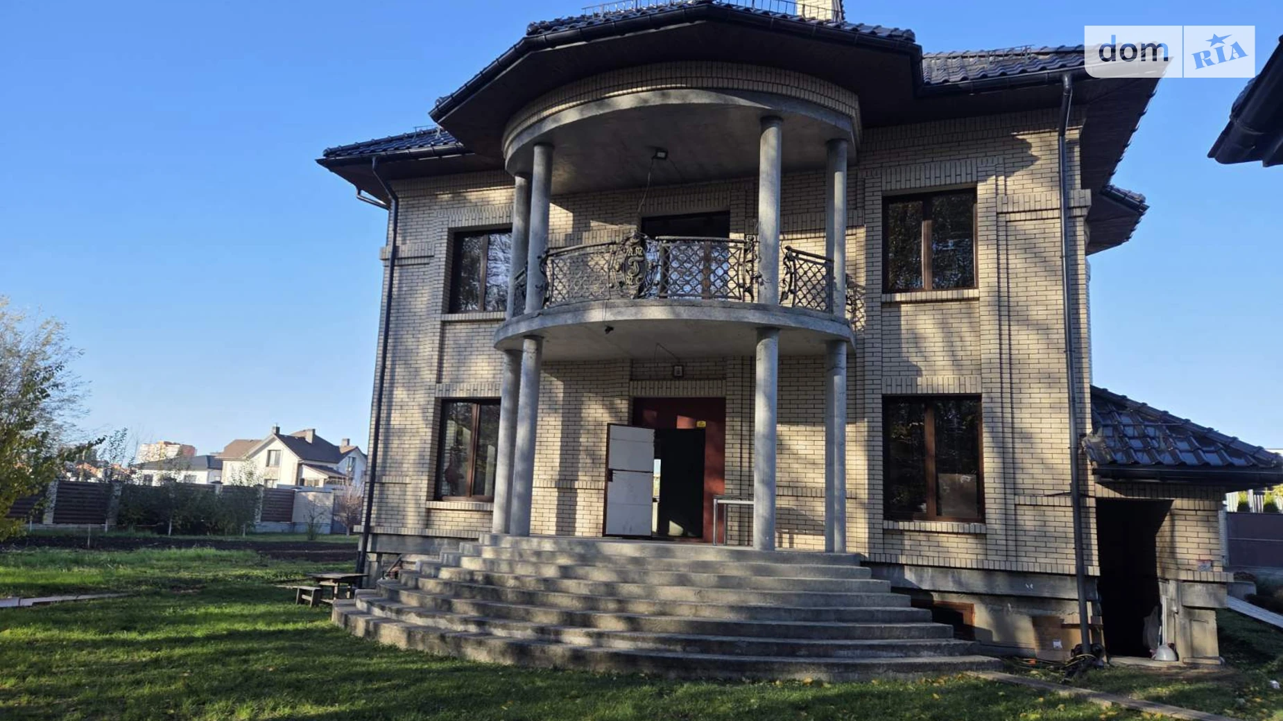 Продается дом на 2 этажа 375 кв. м с участком, цена: 470000 $ - фото 2