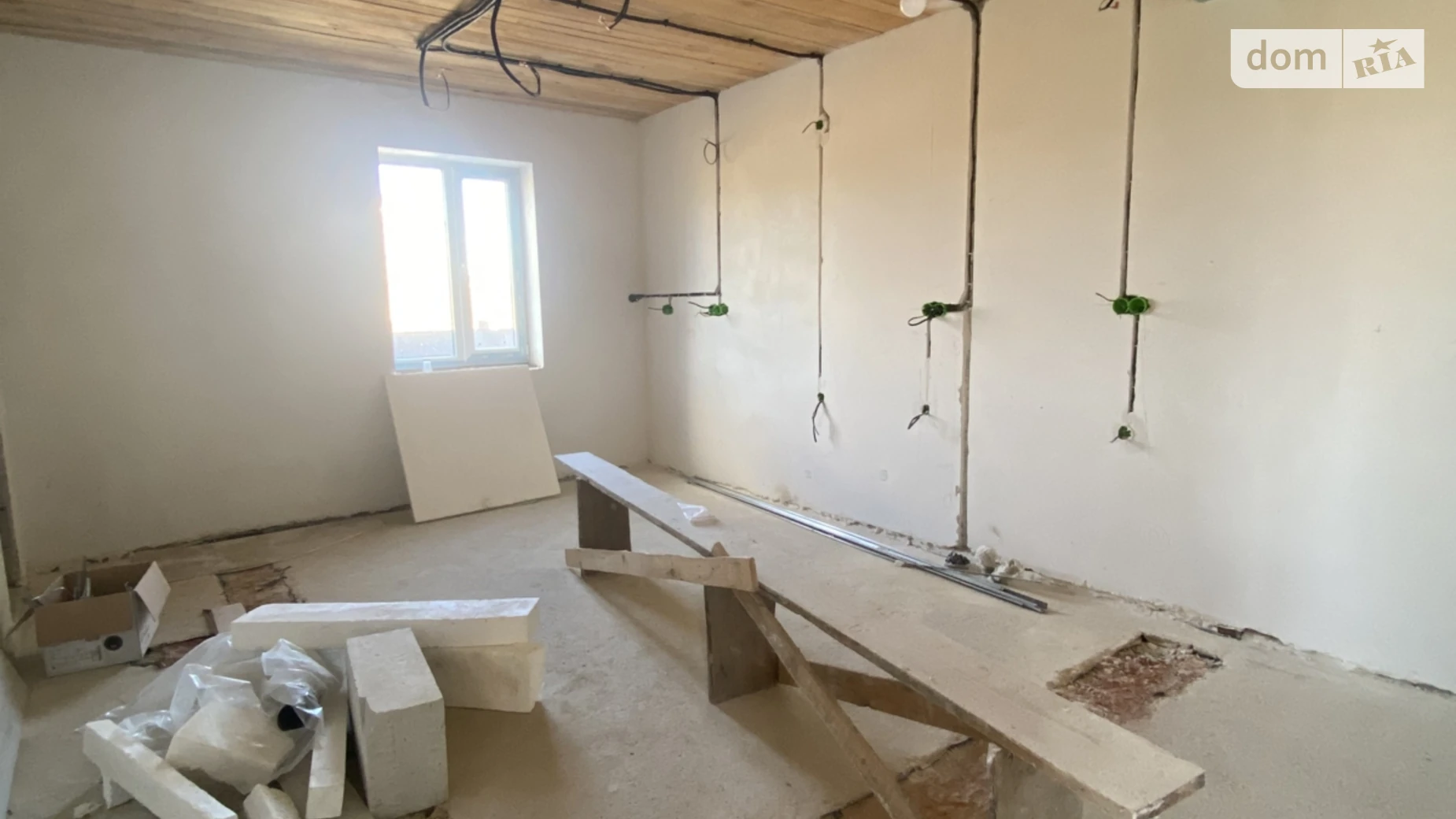 Продается дом на 2 этажа 120 кв. м с бассейном, цена: 105500 $ - фото 2