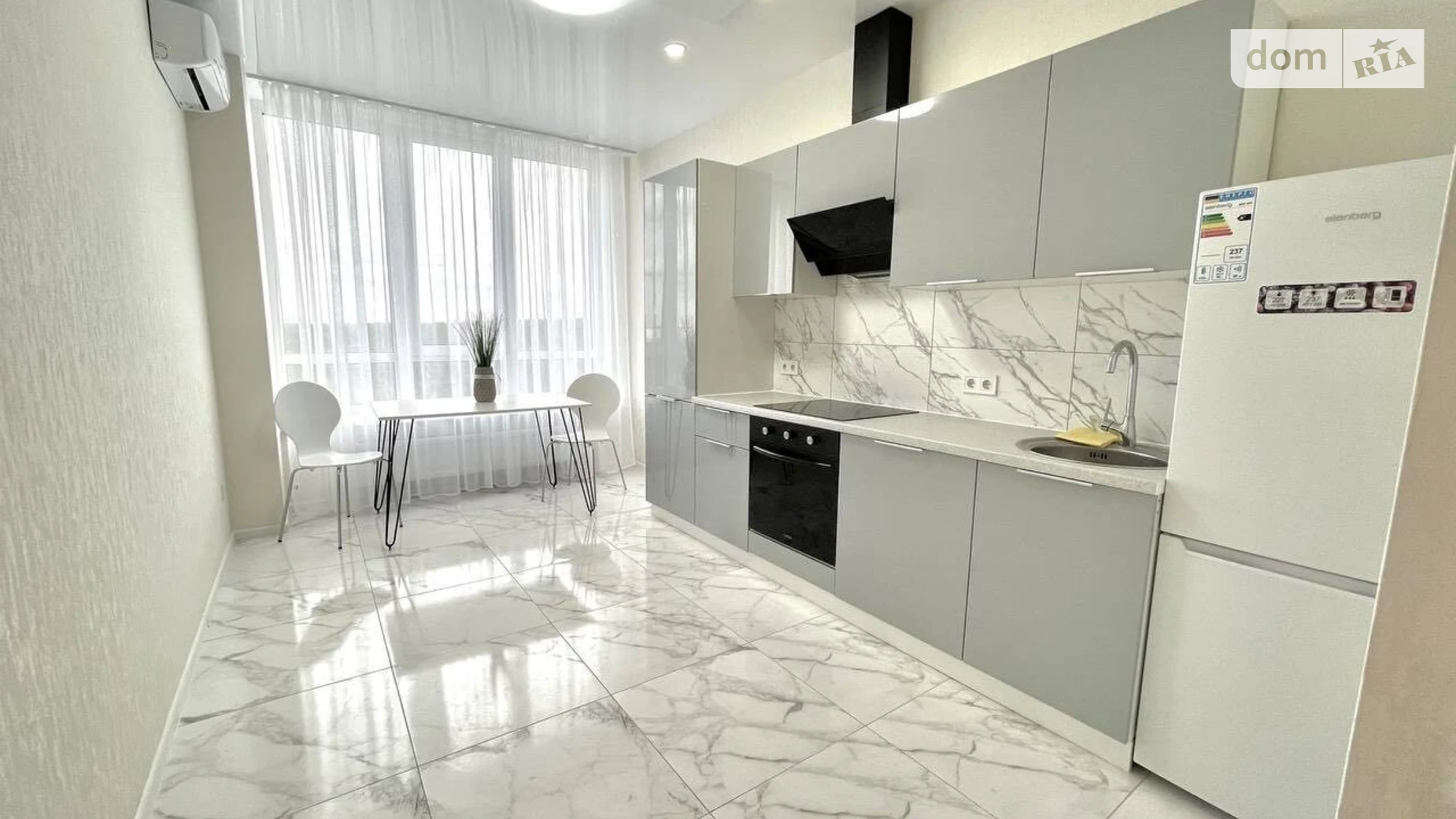 Продается 1-комнатная квартира 37 кв. м в Ирпене, ул. Университетская(Карла Маркса), 3/12 - фото 2