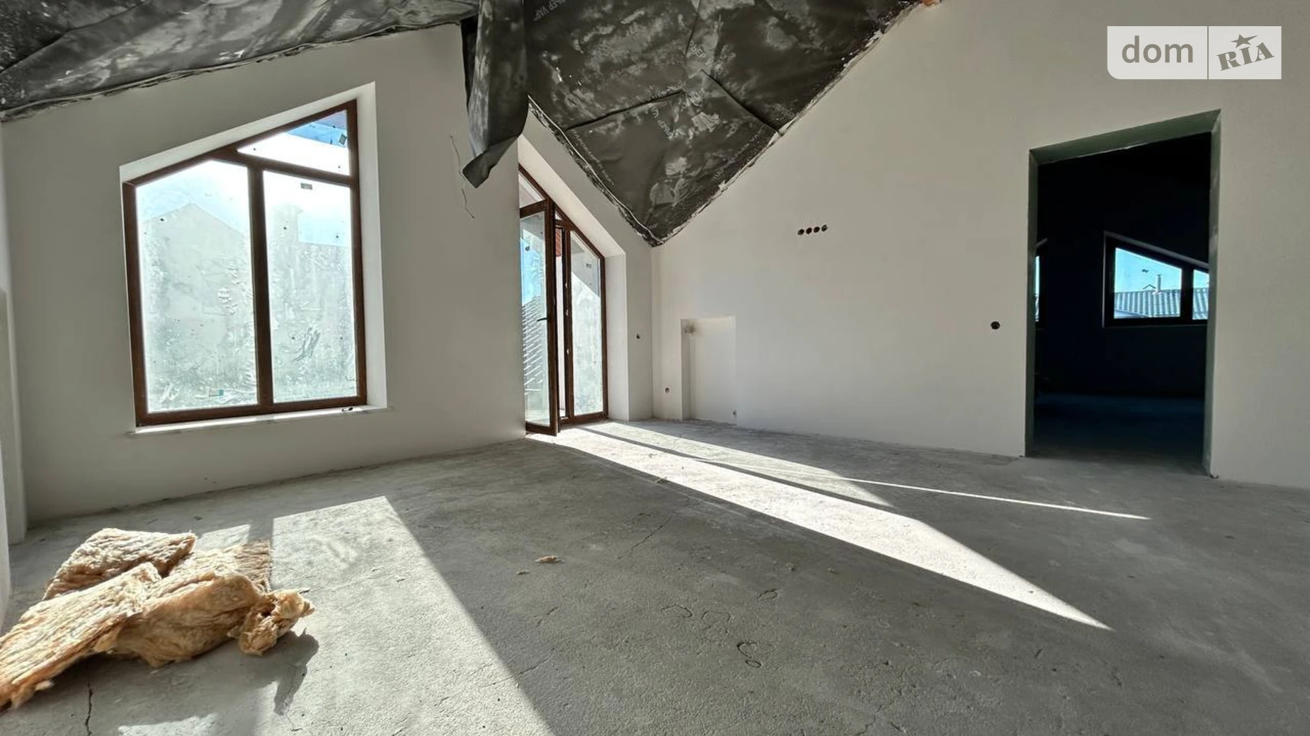 Продается дом на 2 этажа 228 кв. м с террасой, цена: 240000 $ - фото 2