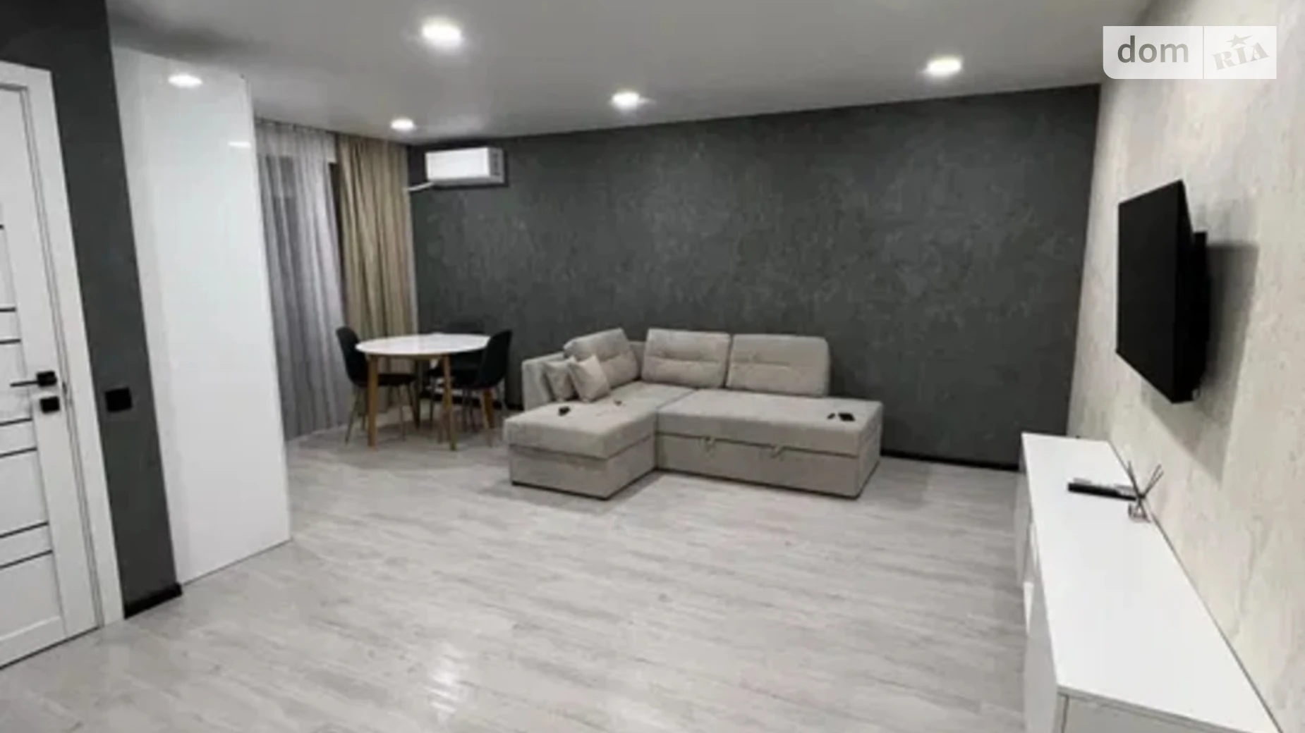 Продается 1-комнатная квартира 35 кв. м в Кривом Роге, ул. Украинская, 78 - фото 2