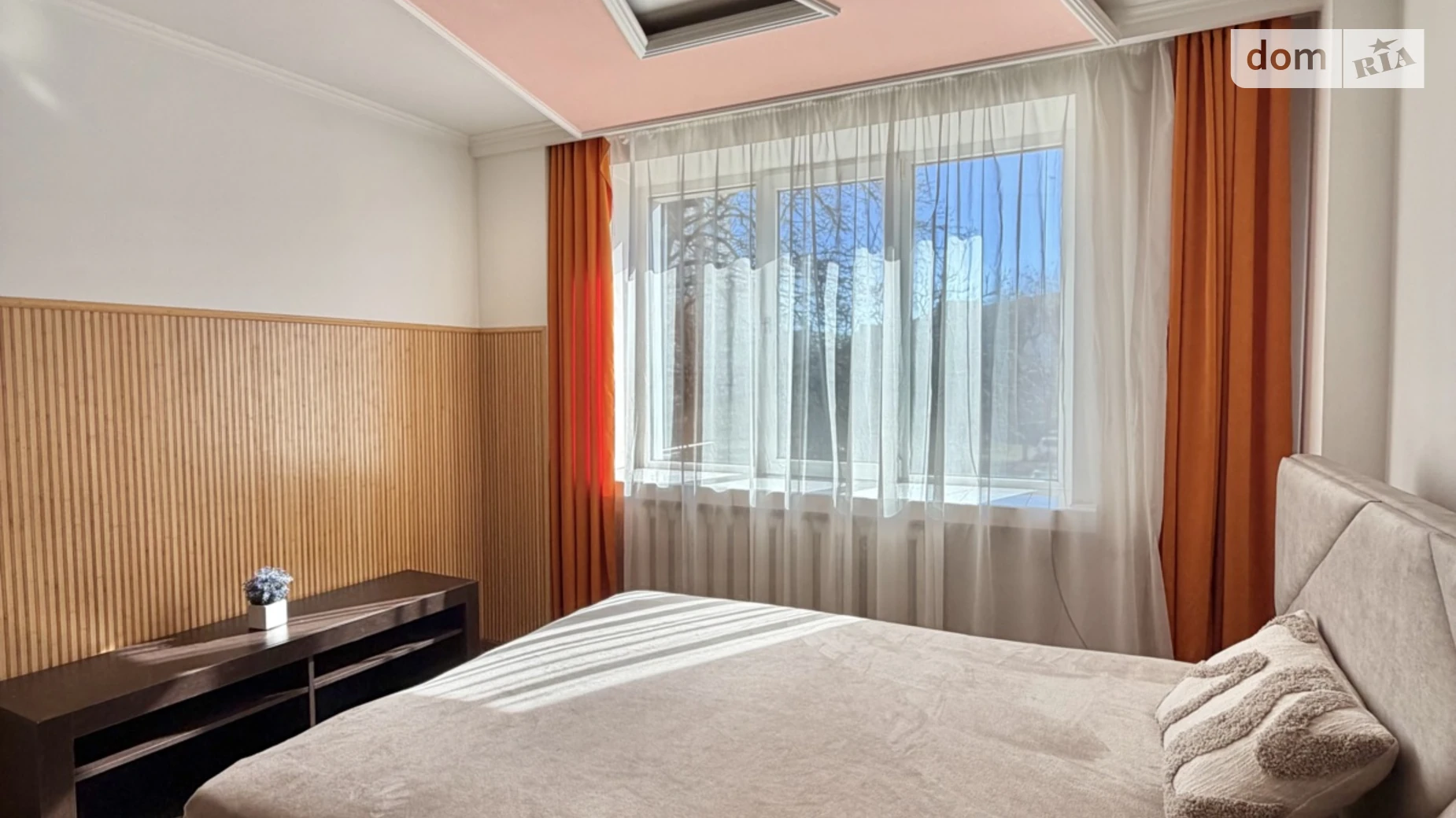 Сдается в аренду 1-комнатная квартира 55 кв. м в Черновцах, ул. Сергея Скальда(Комарова Владимира), 31 - фото 2