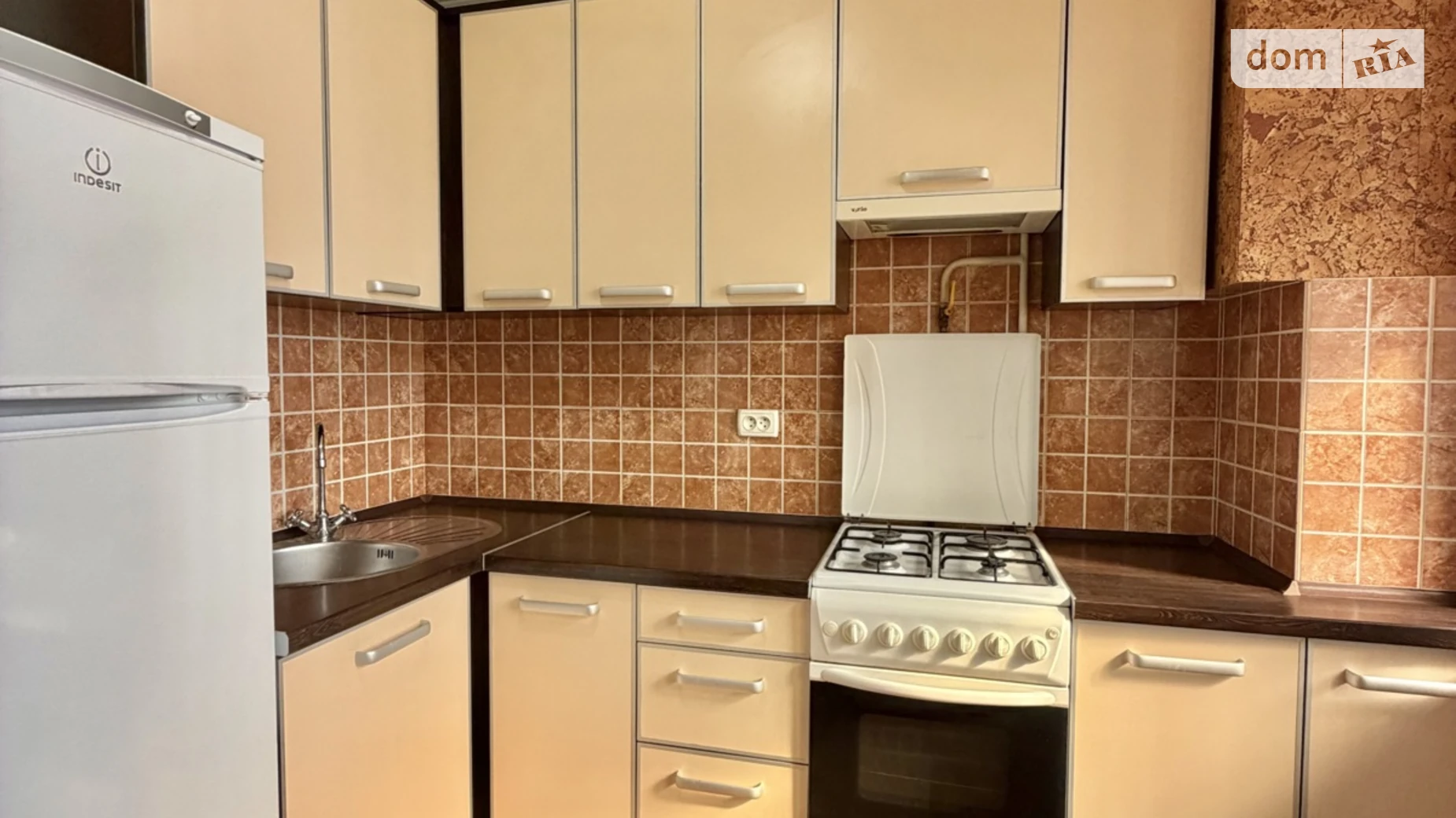 Сдается в аренду 1-комнатная квартира 55 кв. м в Черновцах, ул. Сергея Скальда(Комарова Владимира), 31 - фото 3