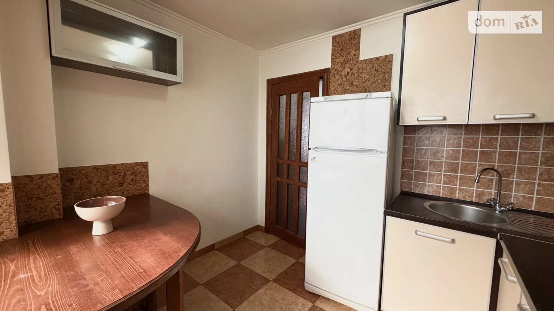 Сдается в аренду 1-комнатная квартира 55 кв. м в Черновцах, ул. Сергея Скальда(Комарова Владимира), 31 - фото 4