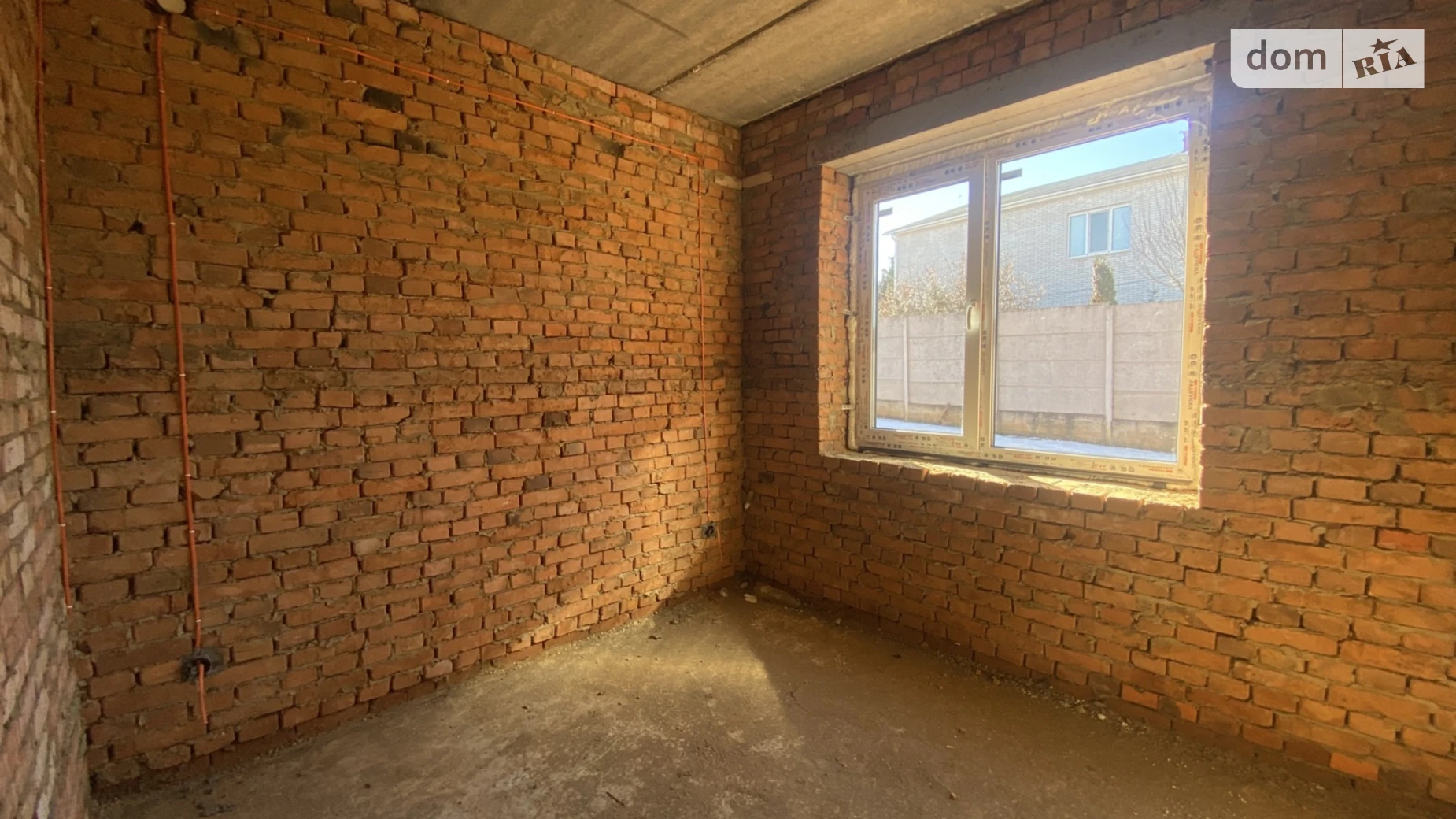 Продается дом на 2 этажа 105 кв. м с садом, цена: 104000 $ - фото 2