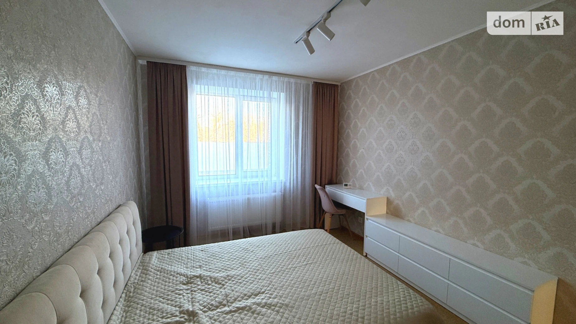 Продается 3-комнатная квартира 78.6 кв. м в Чернигове, ул. Курсанта Еськова, 26 - фото 4