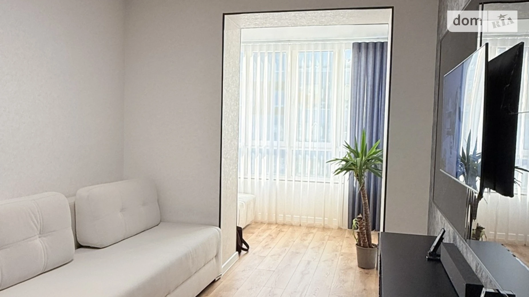 Продается 1-комнатная квартира 43.3 кв. м в, цена: 67500 $ - фото 2