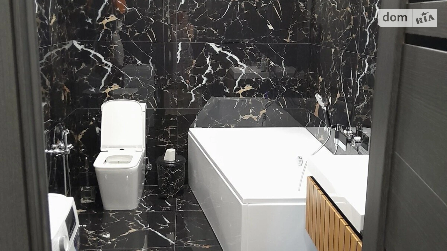 Продается 4-комнатная квартира 200 кв. м в Хмельницком, ул. Казацкая - фото 2