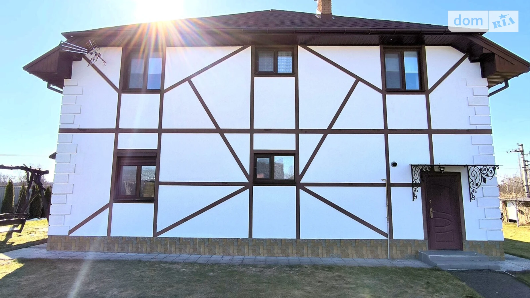 Продается дом на 2 этажа 221.2 кв. м с беседкой, цена: 175000 $ - фото 3