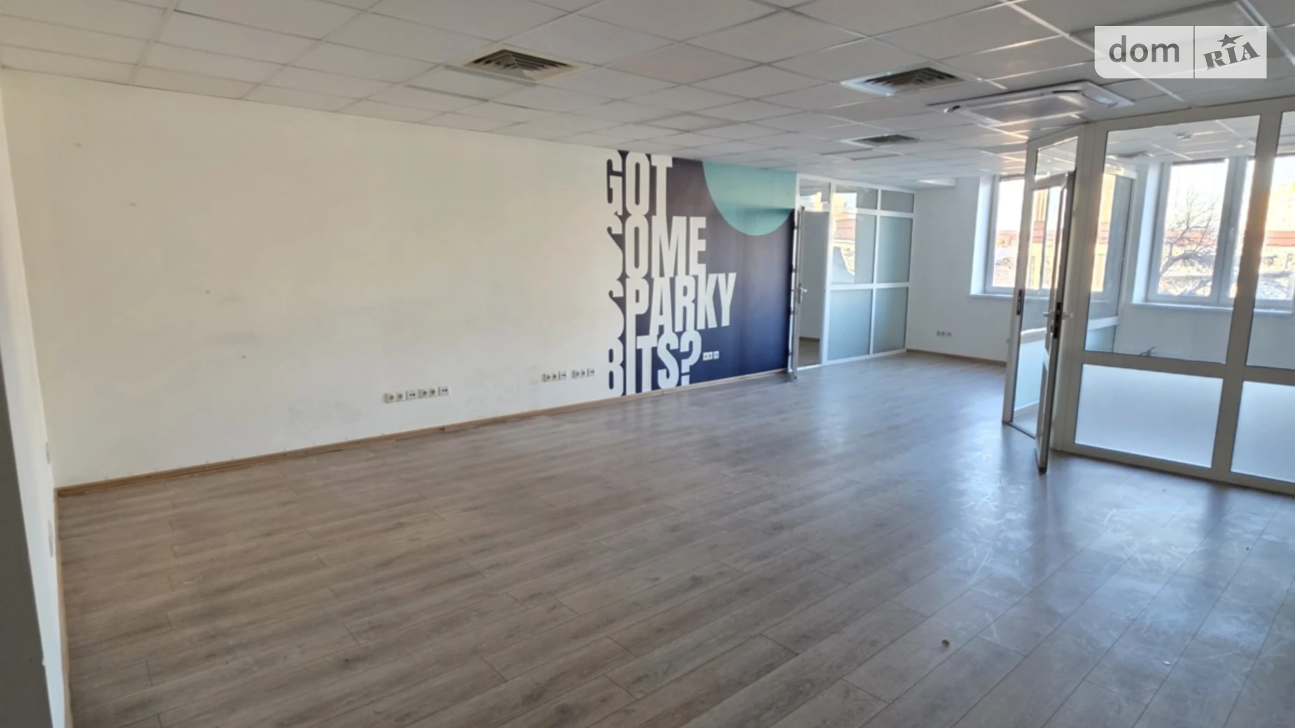Сдается в аренду офис 80 кв. м в бизнес-центре, цена: 26000 грн - фото 2