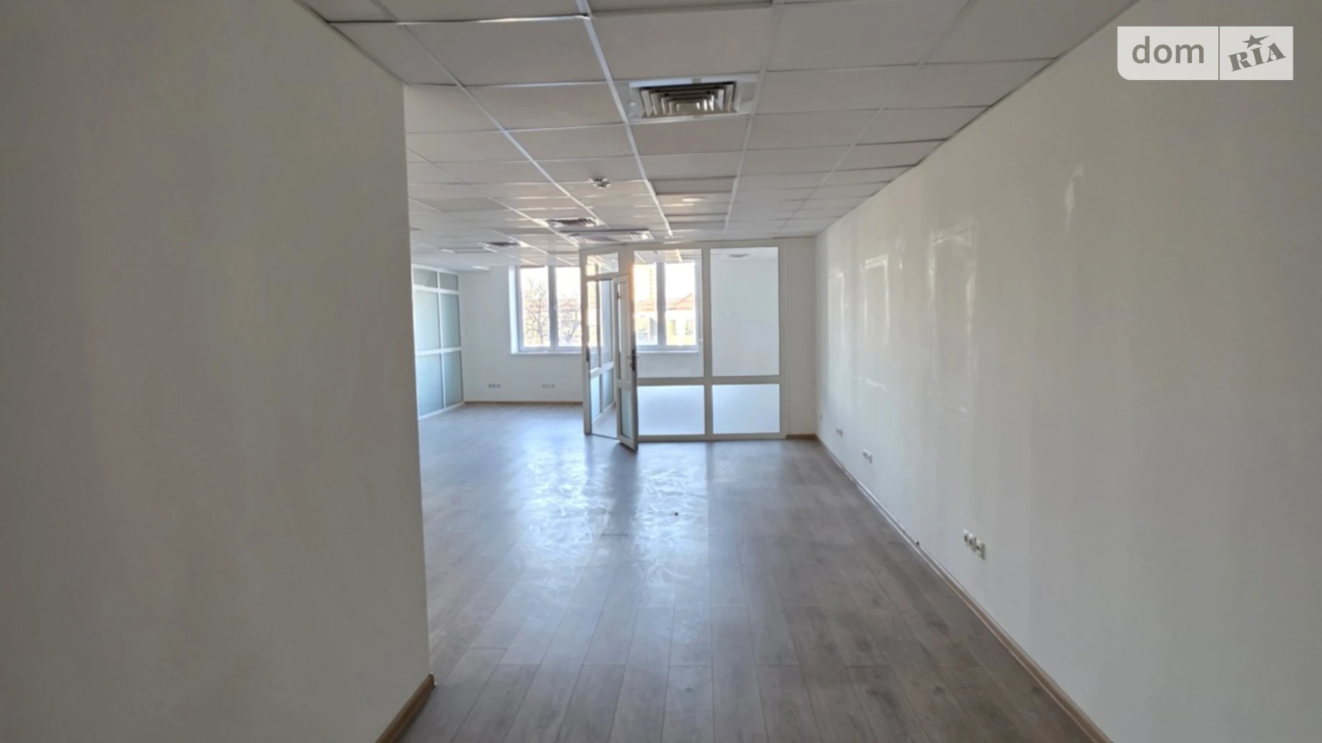 Сдается в аренду офис 80 кв. м в бизнес-центре, цена: 26000 грн - фото 4