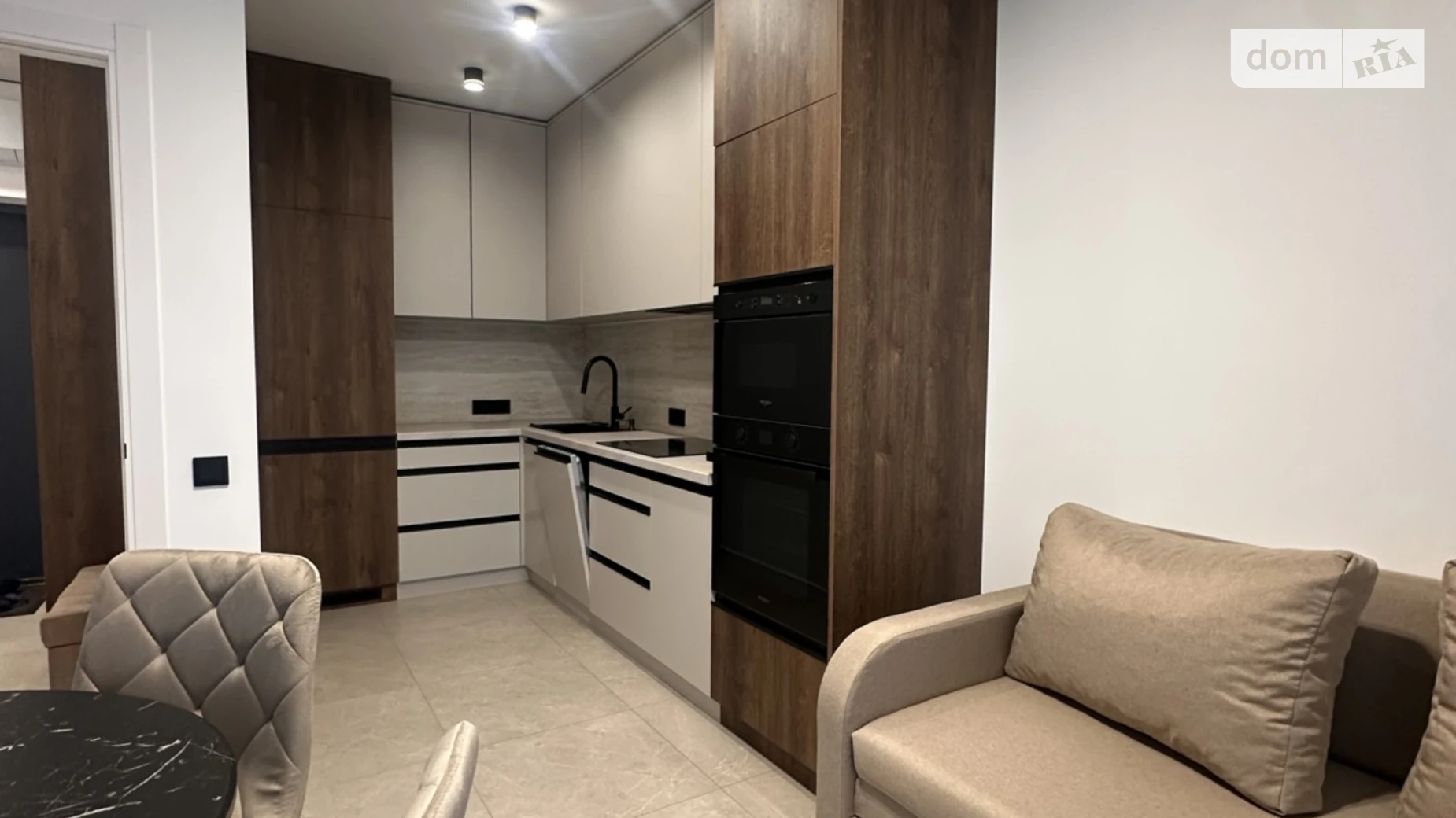 Продается 1-комнатная квартира 42 кв. м в Львове, ул. Линкольна Авраама, 4 - фото 3