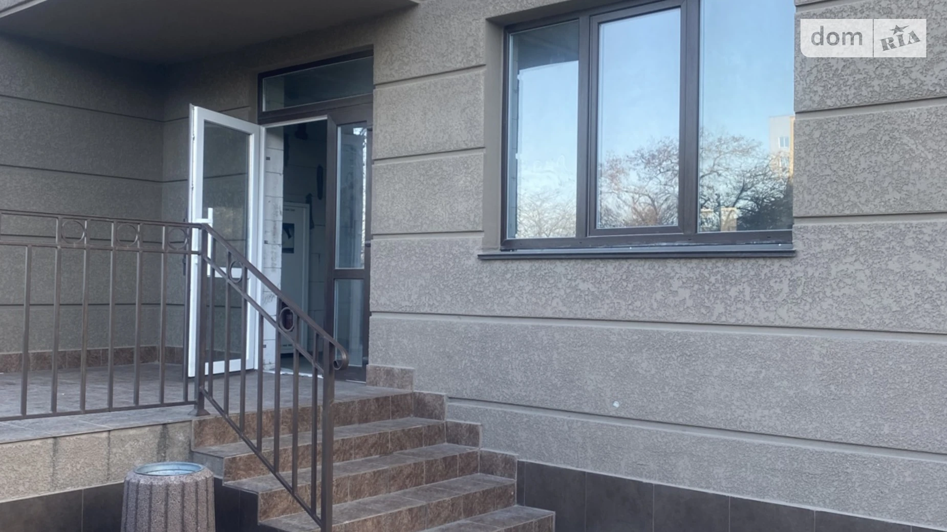 Продается помещения свободного назначения 105 кв. м в 17-этажном здании, цена: 126000 $ - фото 2