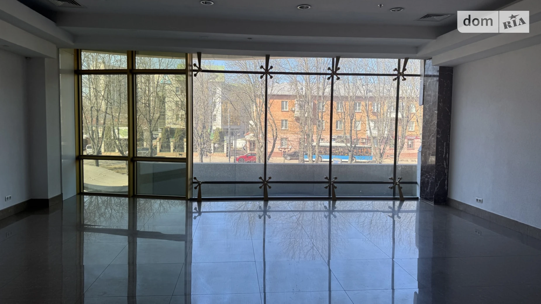 Сдается в аренду офис 65 кв. м в бизнес-центре, цена: 33800 грн - фото 2