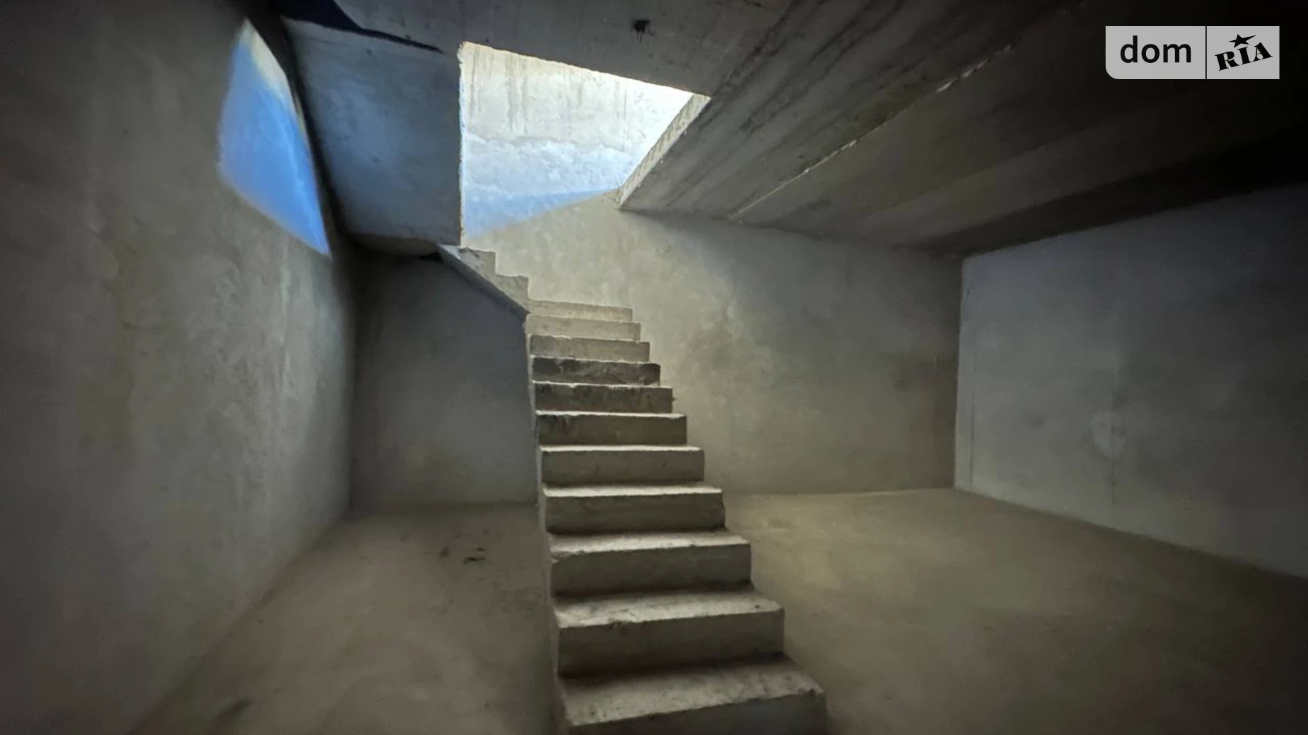 Продается дом на 2 этажа 254.8 кв. м с террасой, цена: 128000 $ - фото 2