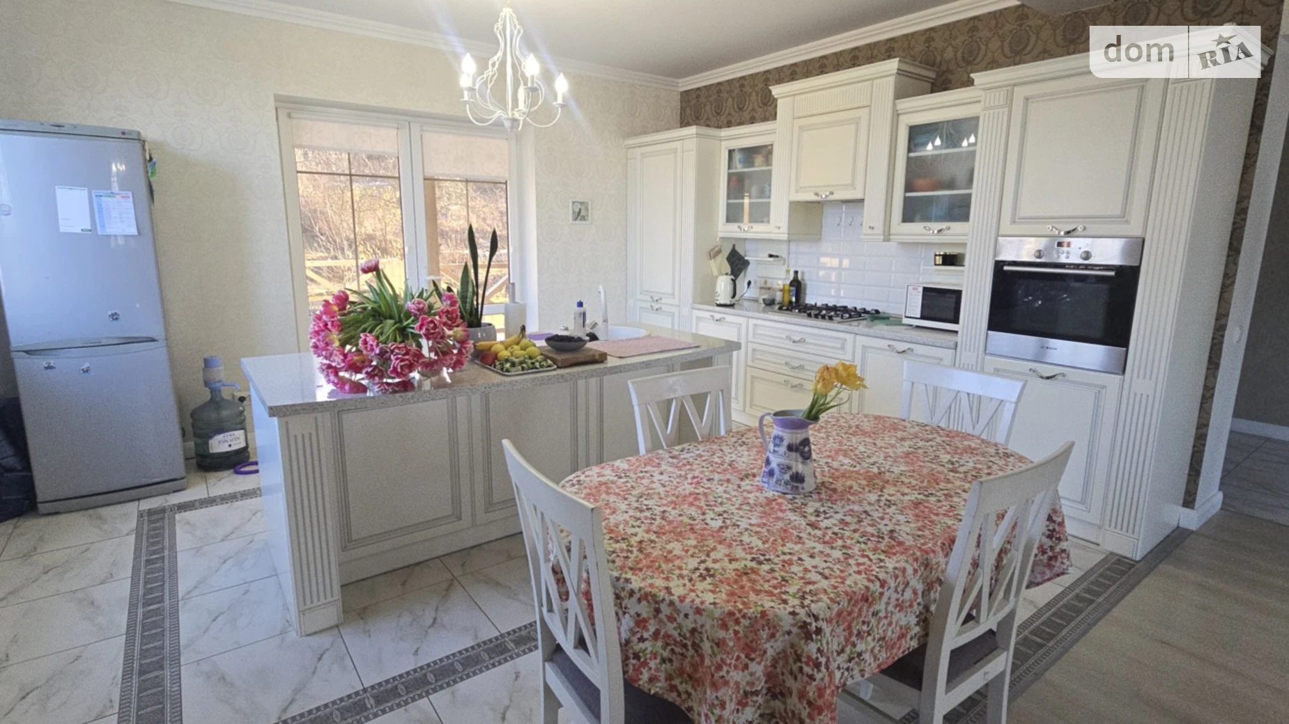 Продается дом на 2 этажа 270 кв. м с гаражом, цена: 185000 $ - фото 4